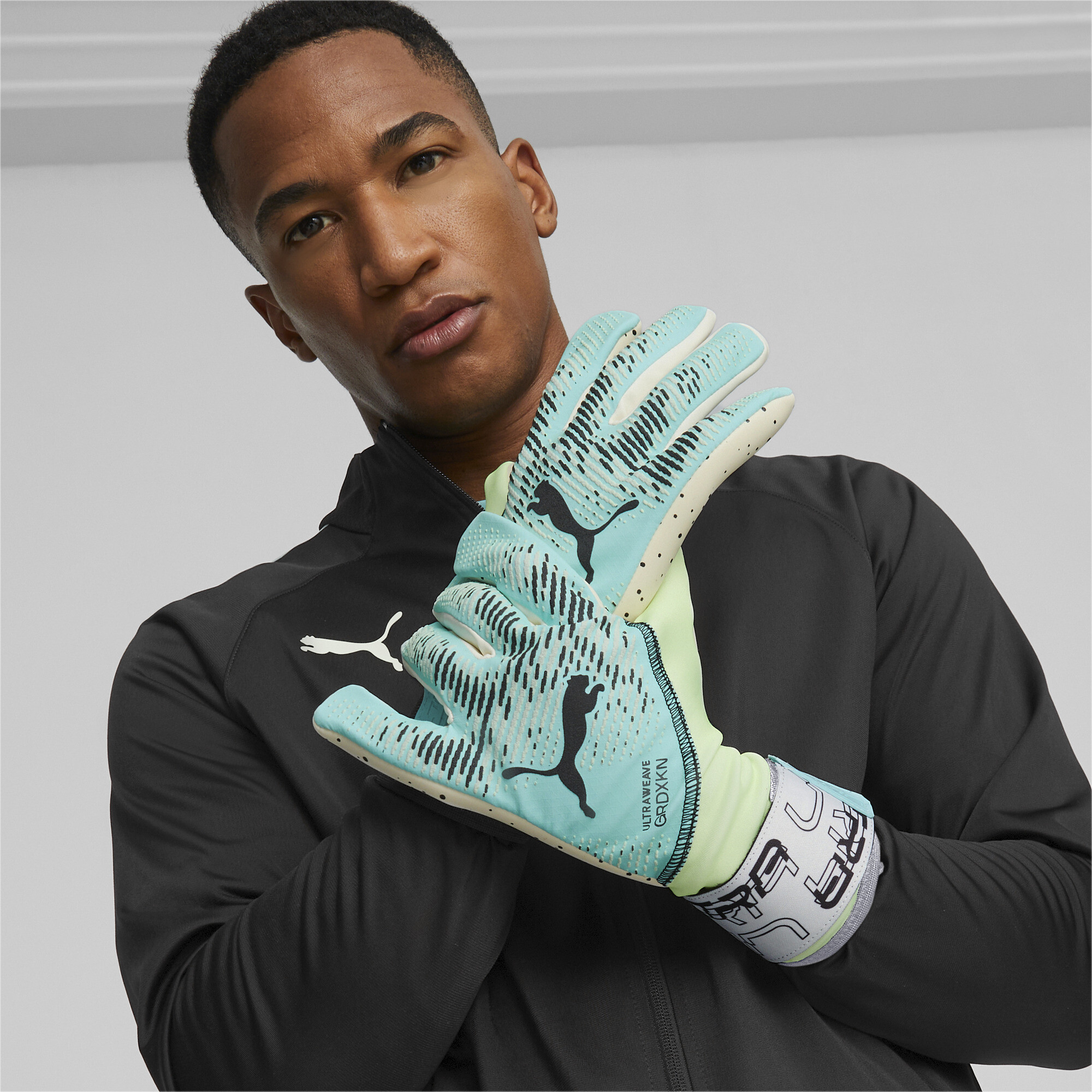 Puma ULTRA Ultimate 1 Negative Cut Football Goalkeeper's Gloves, Green, Size 10, Accessories