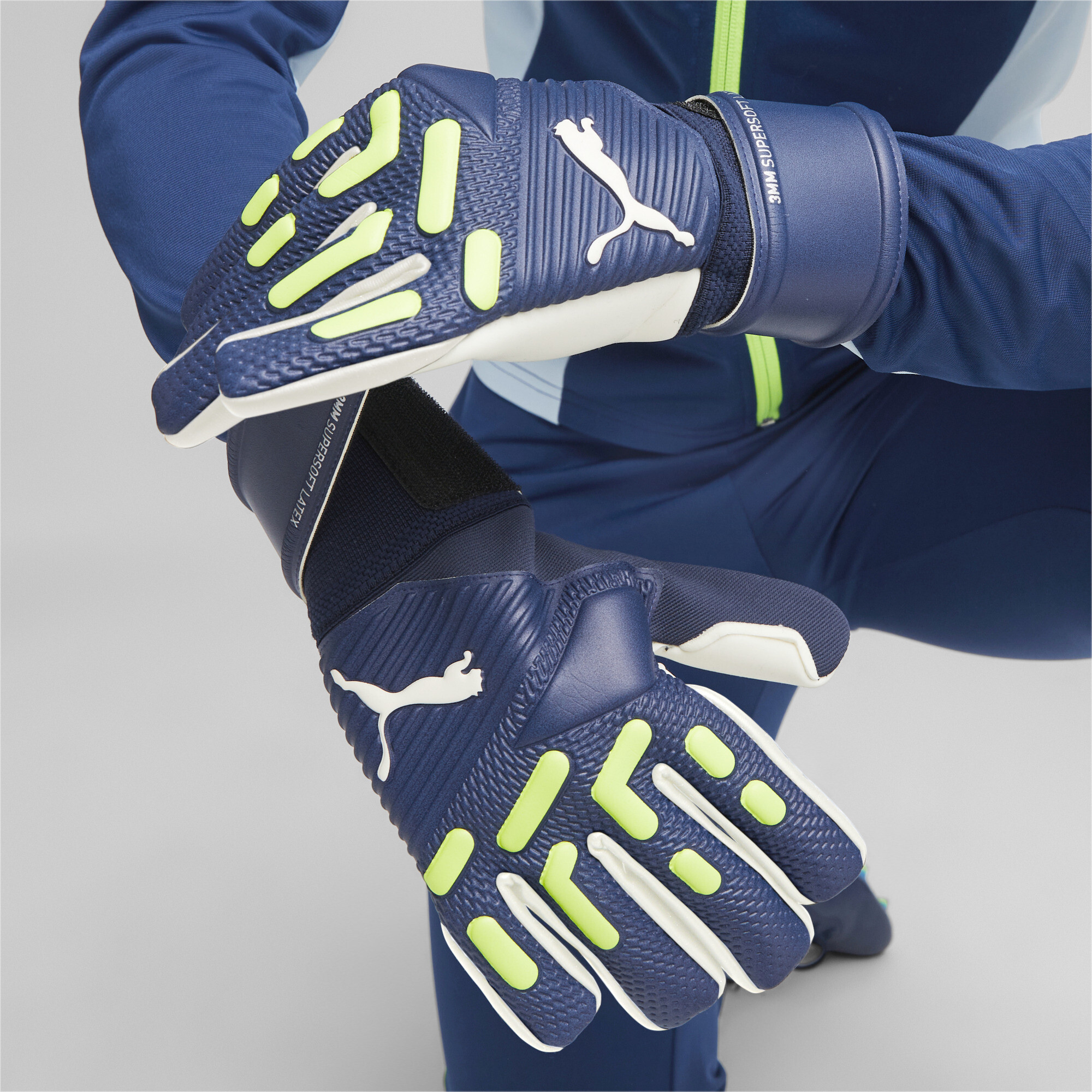 Men's Puma FUTURE Match NC Goalkeeper Gloves, Blue, Size 8, Accessories