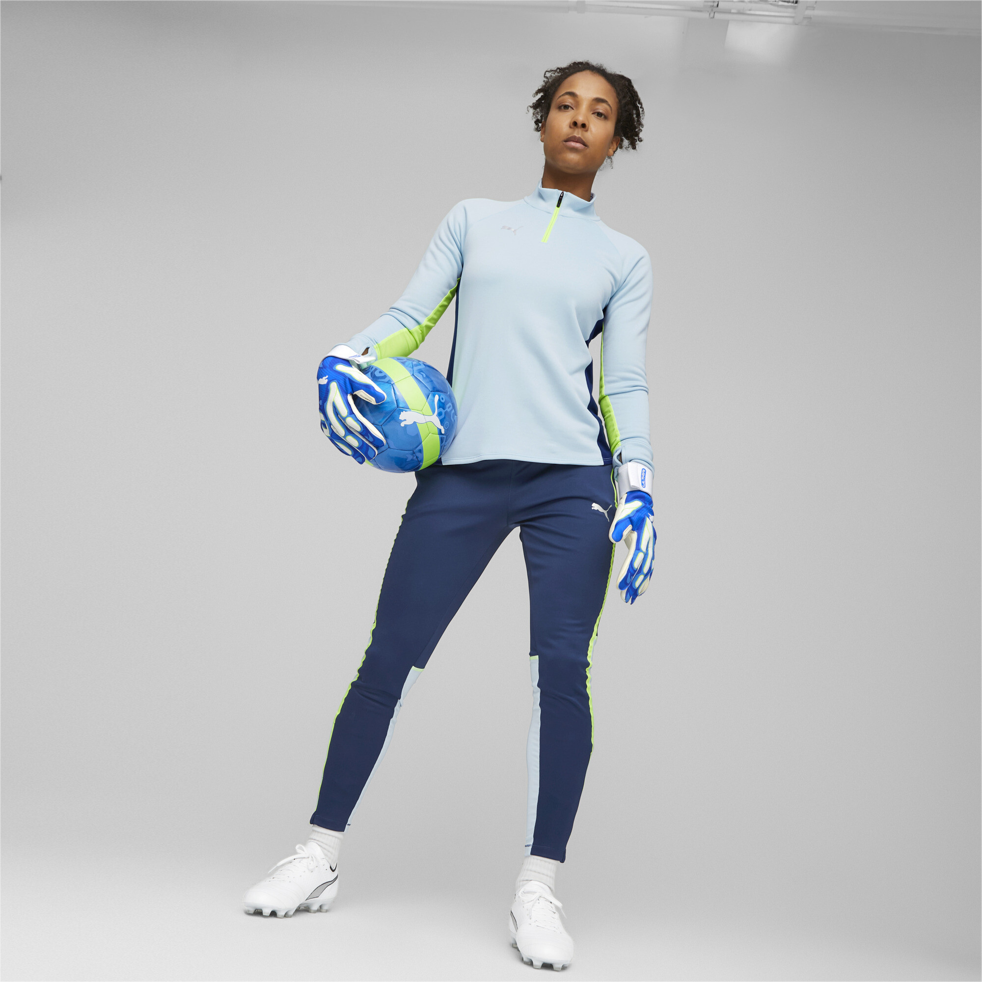 Puma ULTRA Ultimate Hybrid Goalkeeper Gloves, Blue, Size 8, Accessories