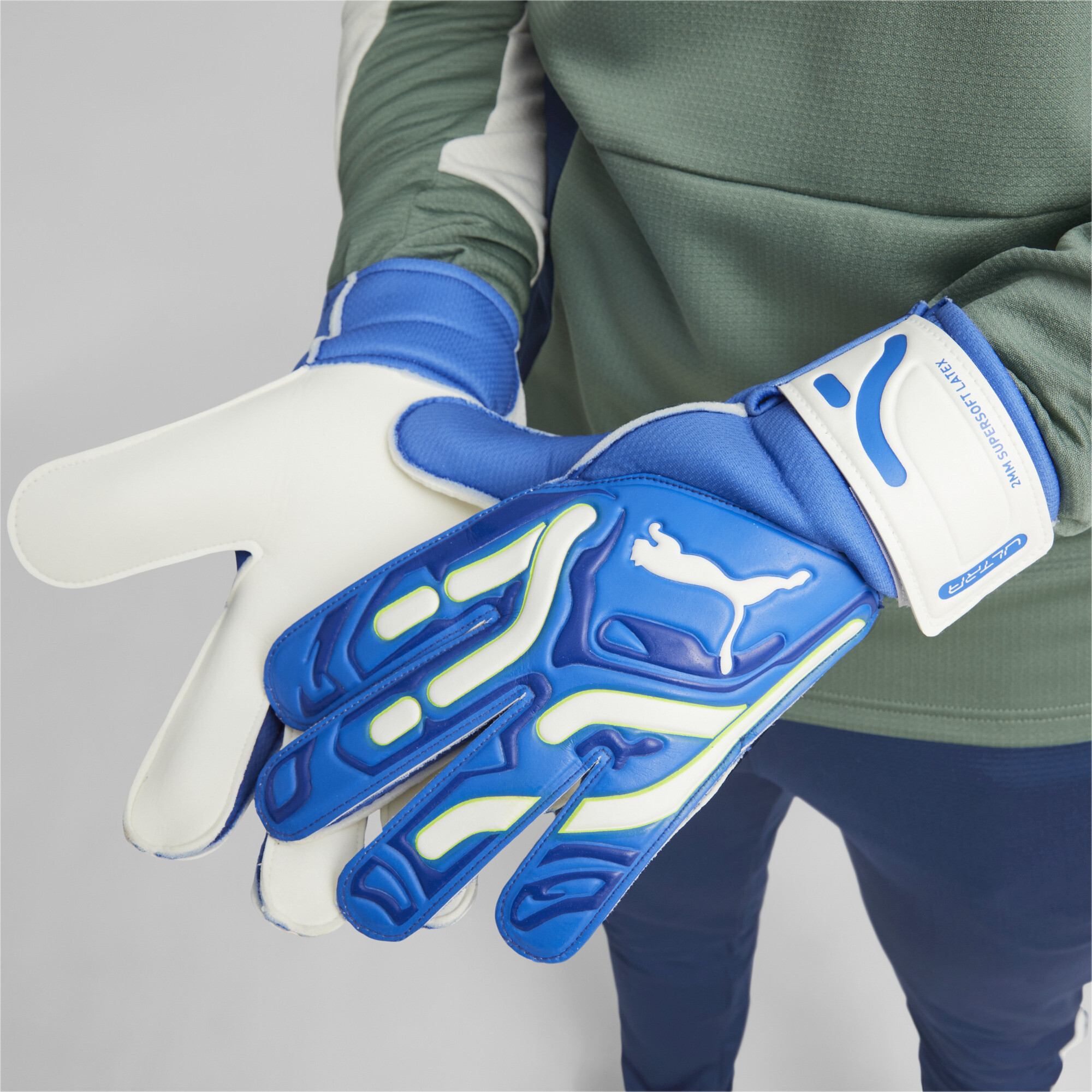 Puma ULTRA Play RC Goalkeeper Gloves, Blue, Size 10, Accessories