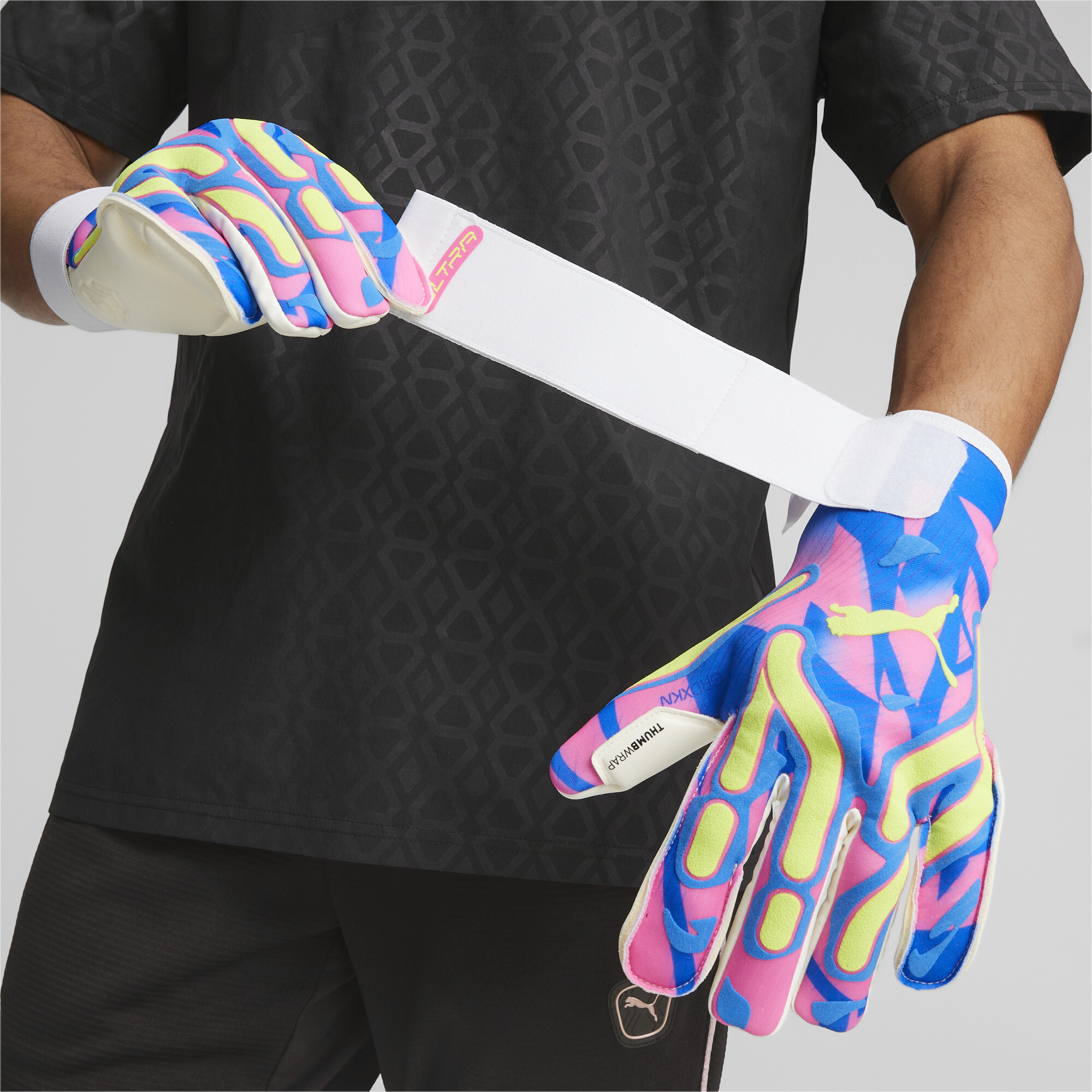 Puma ULTRA Ultimate ENERGY Hybrid Football Goalkeeper Gloves, Blue, Size 10, Accessories