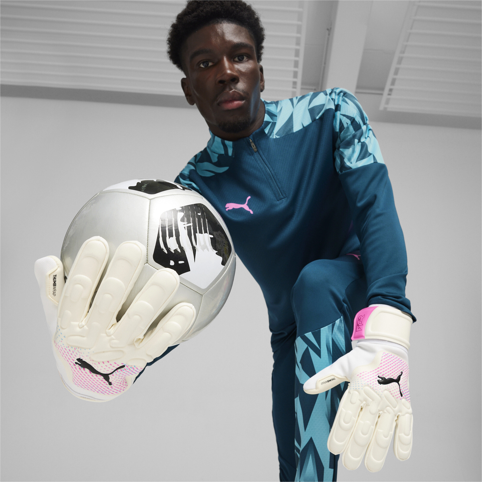 Puma FUTURE Match Goalkeeper Gloves, White, Size 8, Accessories