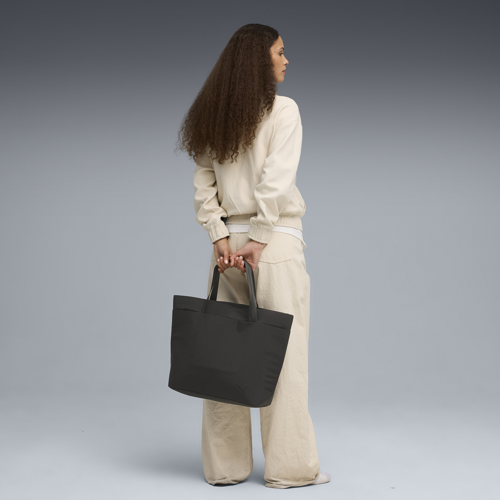 PUMA HER 19 L shopper voor Dames, Zwart thumbnail 6