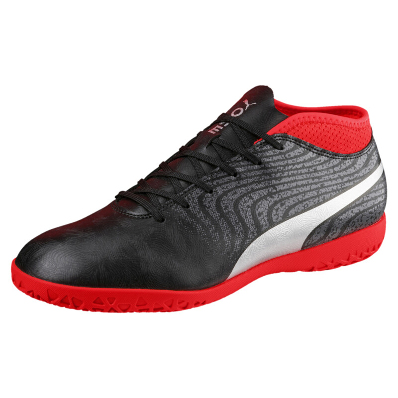 

Men's PUMA ONE 18.4 IT Football Shoes