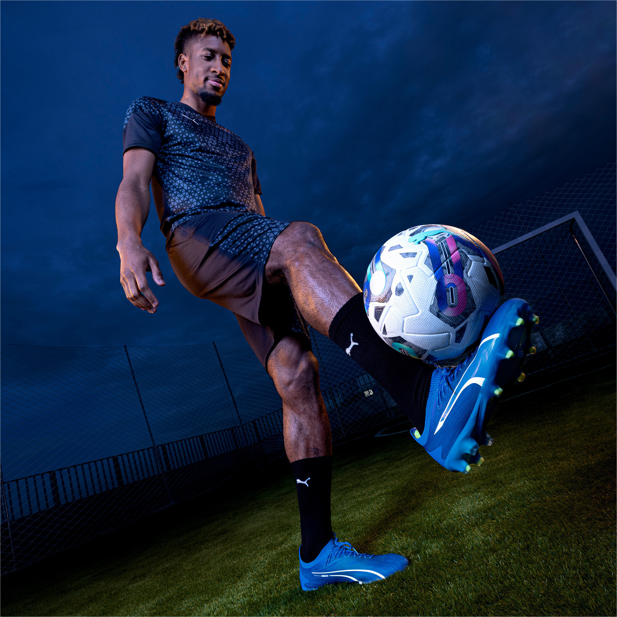 Men's PUMA ULTRA ULTIMATE FG/AG Football Boots In Blue, Size EU 40.5