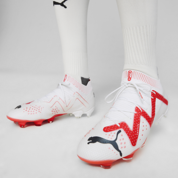 Botines  FUTURE ULTIMATE FG/AG, PUMA White-PUMA Black-Fire Orchid, large-ARG
