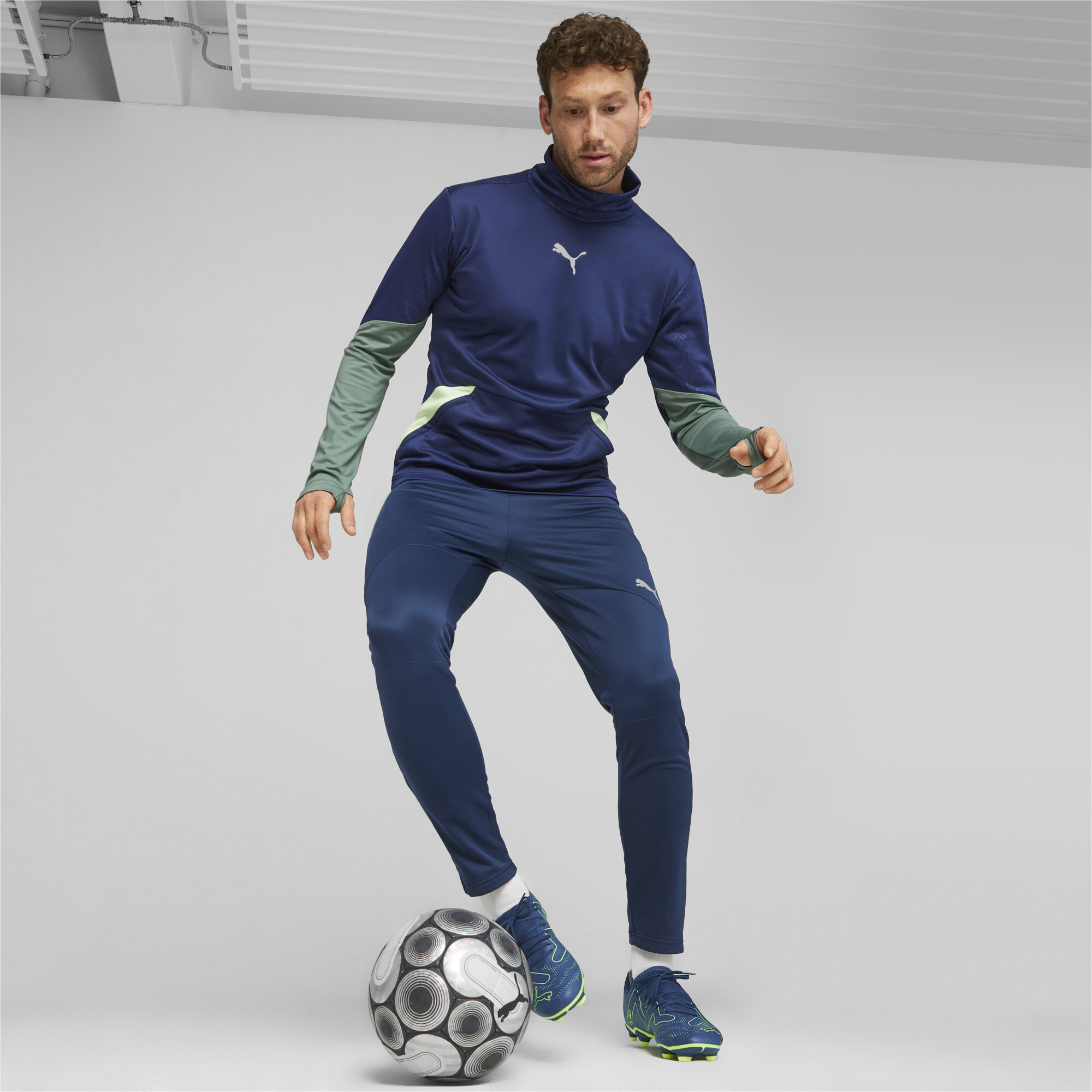 Men's PUMA FUTURE PLAY FG/AG Football Boots In Blue, Size EU 42