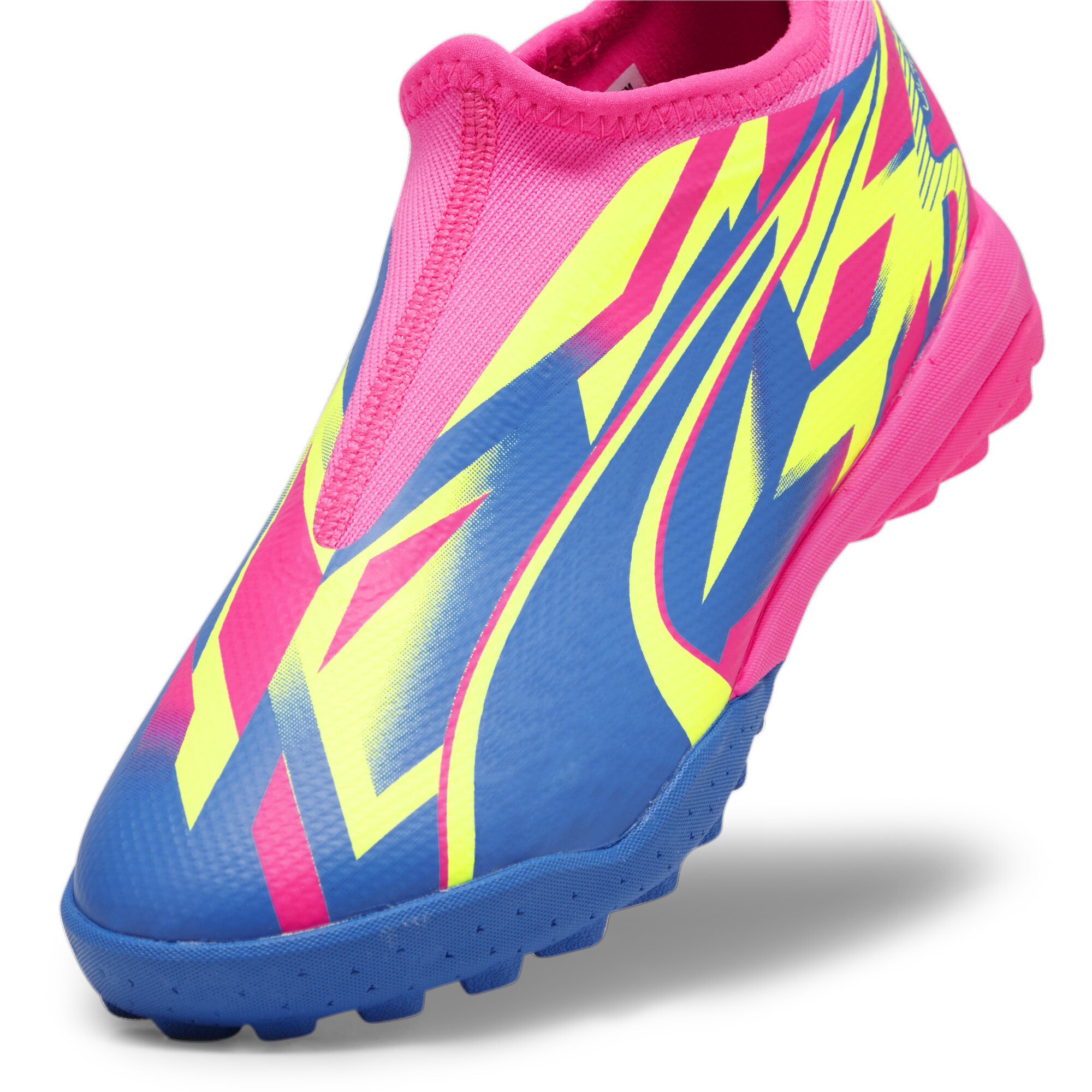 PUMA ULTRA MATCH LL ENERGY TT Mid-Cut Youth Football Boots In Pink, Size EU 37.5