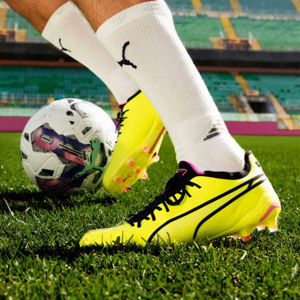 Botines de fútbol Puma KING ULTIMATE FG/AG, Electric Lime-PUMA Black-Poison Pink, large-ARG