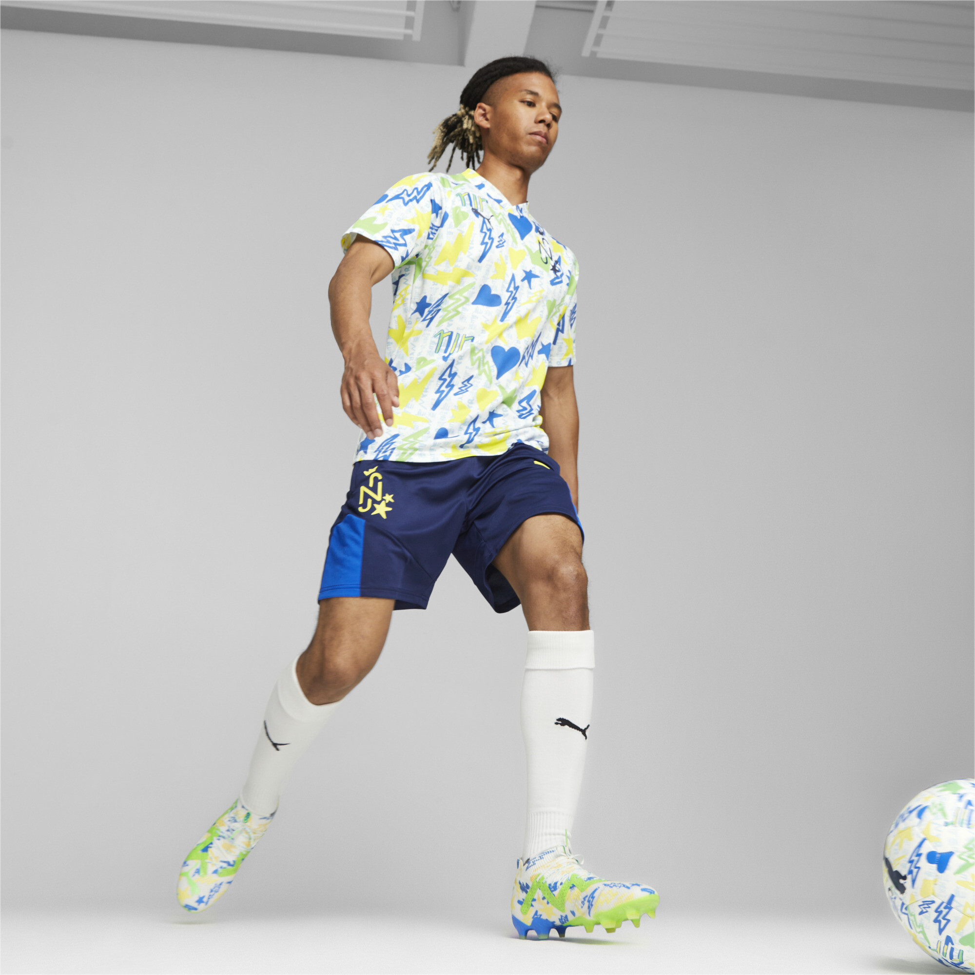 Men's Puma FUTURE ULTIMATE Neymar Jr FG/AG Football Boots, White, Size 44, Shoes