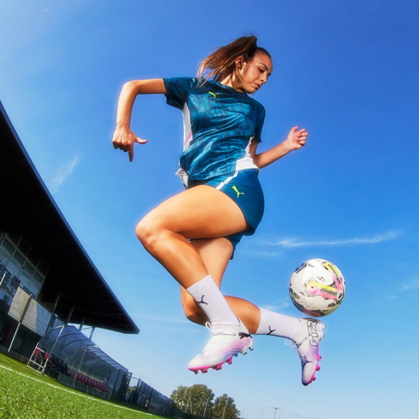FUTURE 7 ULTIMATE FG/AG Women's Football Boots, PUMA White-PUMA Black-Poison Pink, large-ZAF