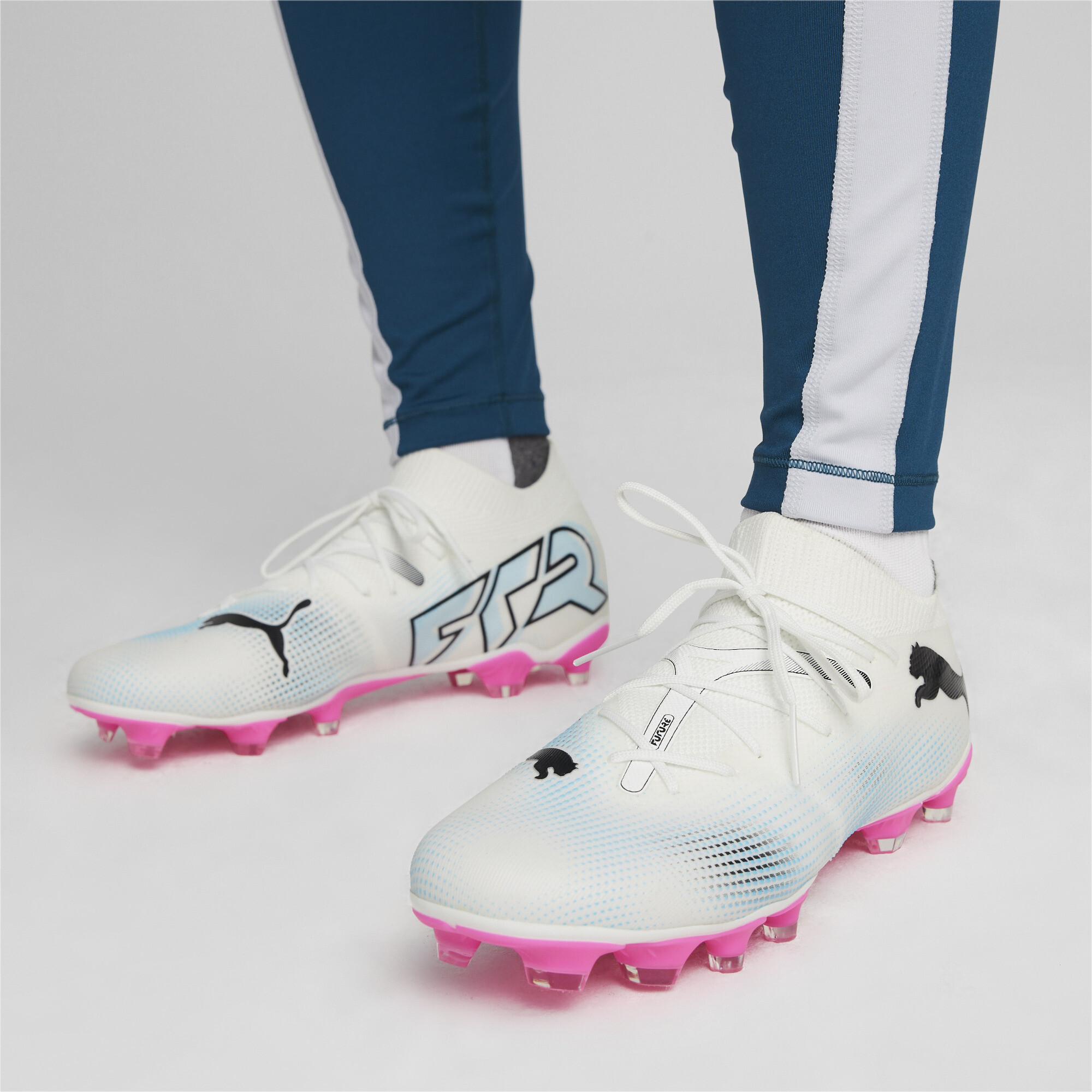 Women's PUMA FUTURE 7 MATCH FG/AG Football Boots In White/Pink, Size EU 36