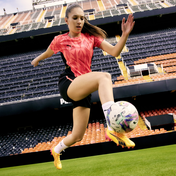 Botines de fútbol ULTRA ULTIMATE FG/AG para mujer, Sun Stream-PUMA Black-Sunset Glow, large-ARG