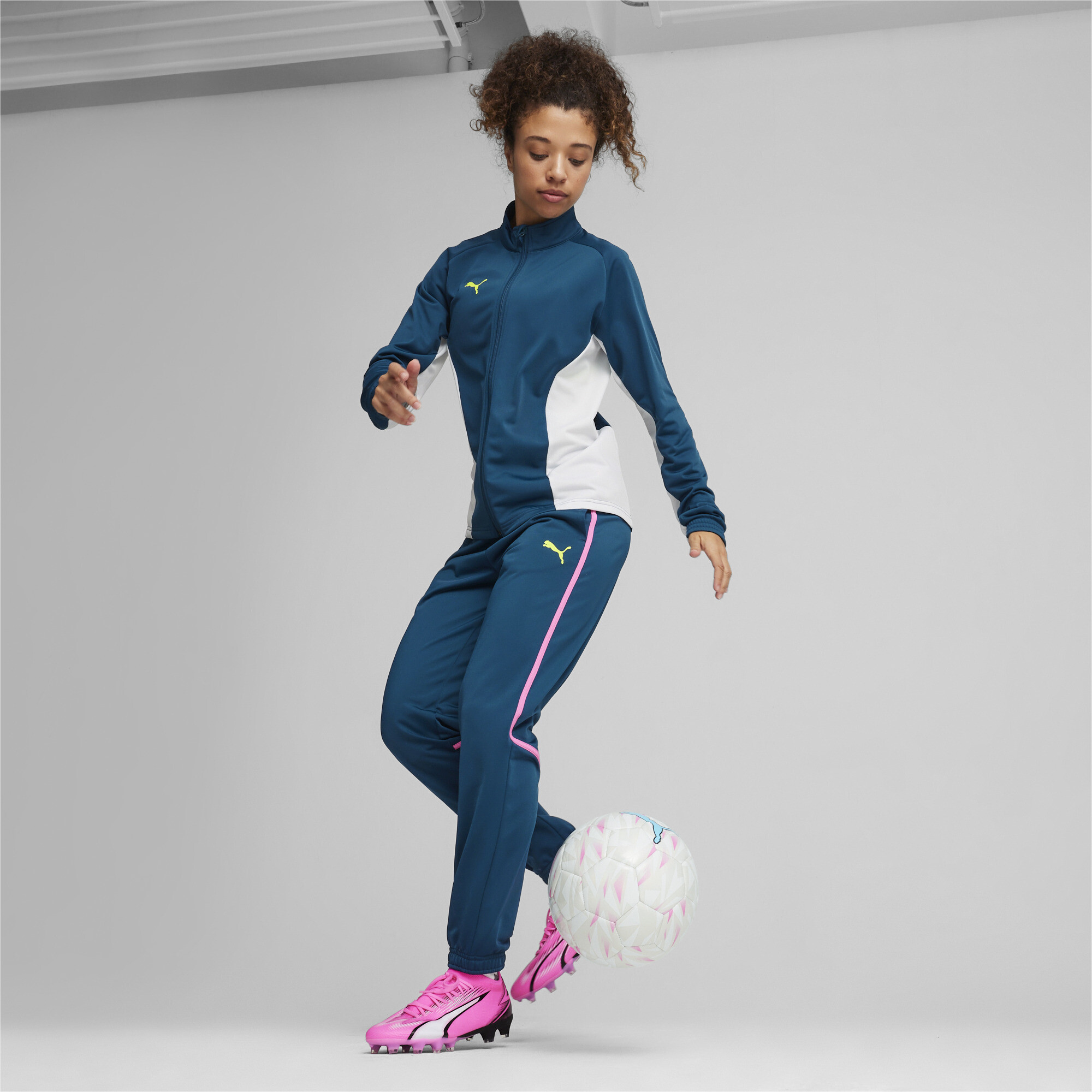حذاء كرة قدم للنساء ULTRA MATCH FG/AG وردي