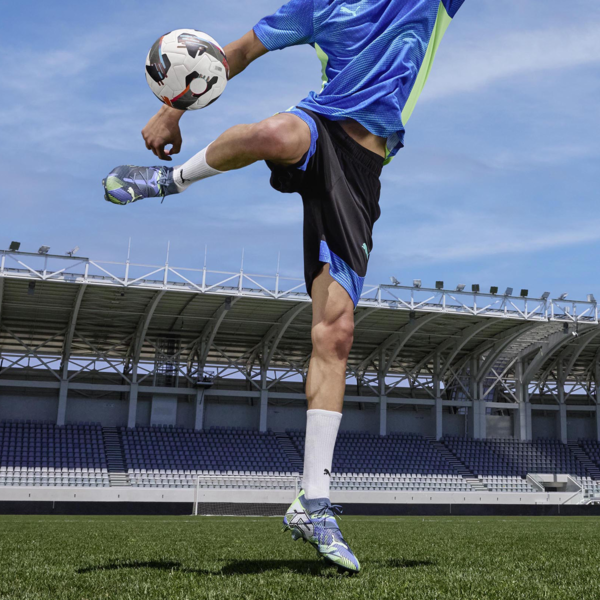 Botines de fútbol FUTURE 7 ULTIMATE FG/AG, Gray Skies-PUMA White-Fizzy Apple, large-ARG