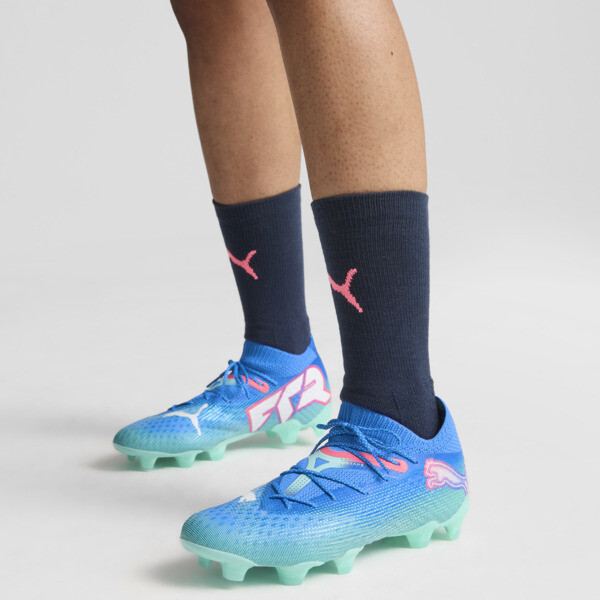 FUTURE 7 ULTIMATE FG AG Football Boots Women blue PUMA