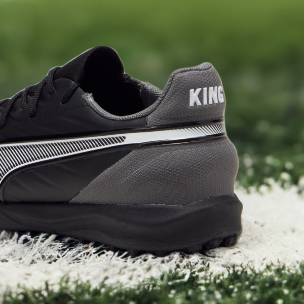 Tacos de futbol KING MATCH TT, PUMA Black-PUMA White-Cool Dark Gray, large-MEX