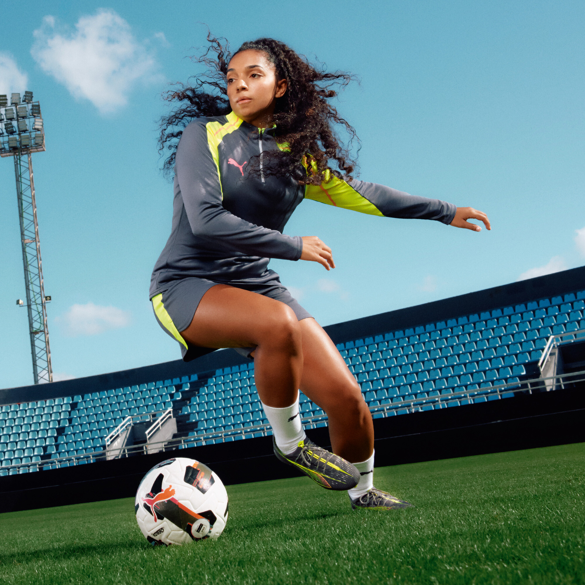 PUMA ULTRA 5 MATCH+ FG/AG voetbalschoenen voor Dames, Geel/Zilver, Maat 37,5 thumbnail 2