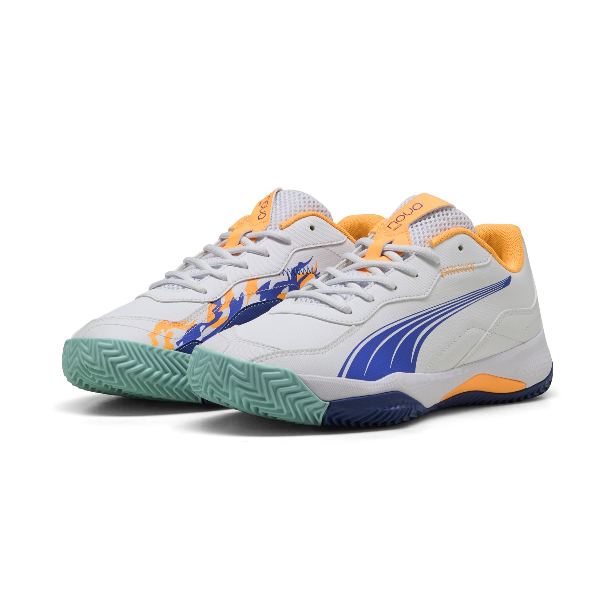 Puma NOVA Smash Padelschuhe | Mit Colorful | White/Vivid Blue/Heat Fire | Größe: 37