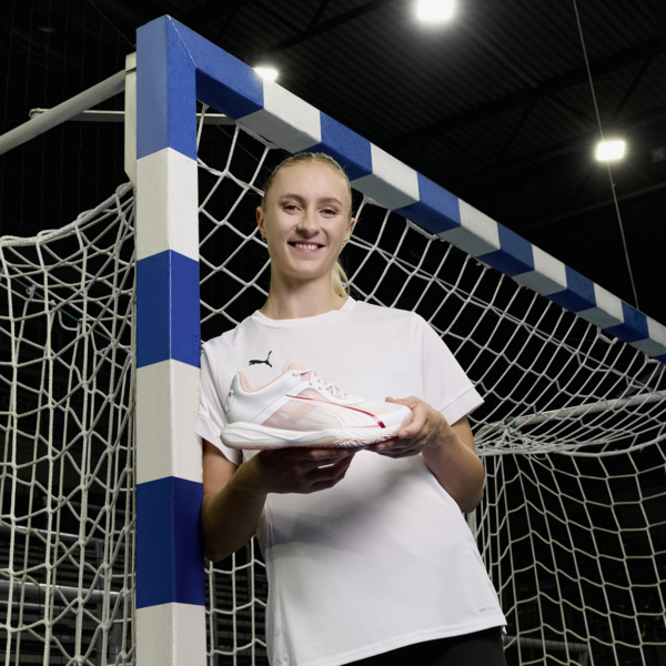 Zapatillas de handball Accelerate NITRO™ SQD para mujer, PUMA White-Glowing Red-Rose Quartz-Alpine Snow, large-ARG