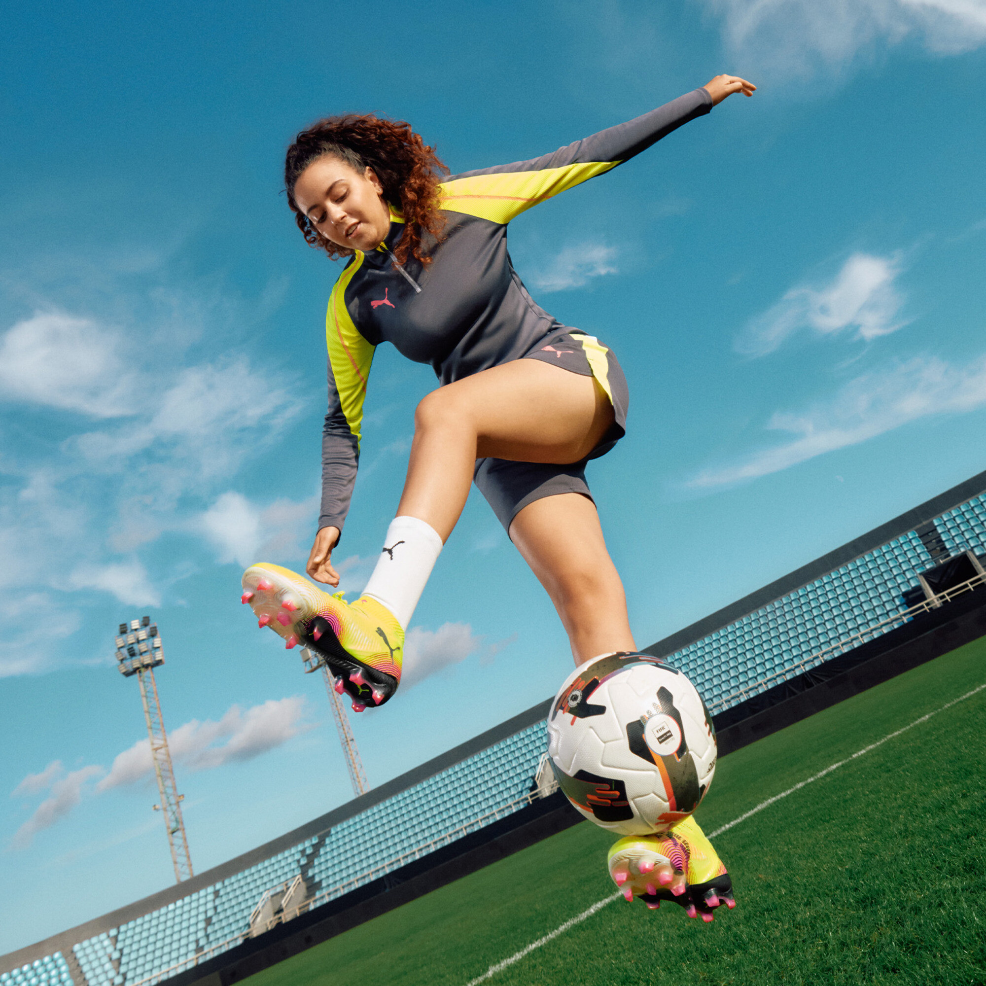 PUMA FUTURE 8 ULTIMATE AG voetbalschoenen voor Dames, Zwart/Geel, Maat 41 thumbnail 2