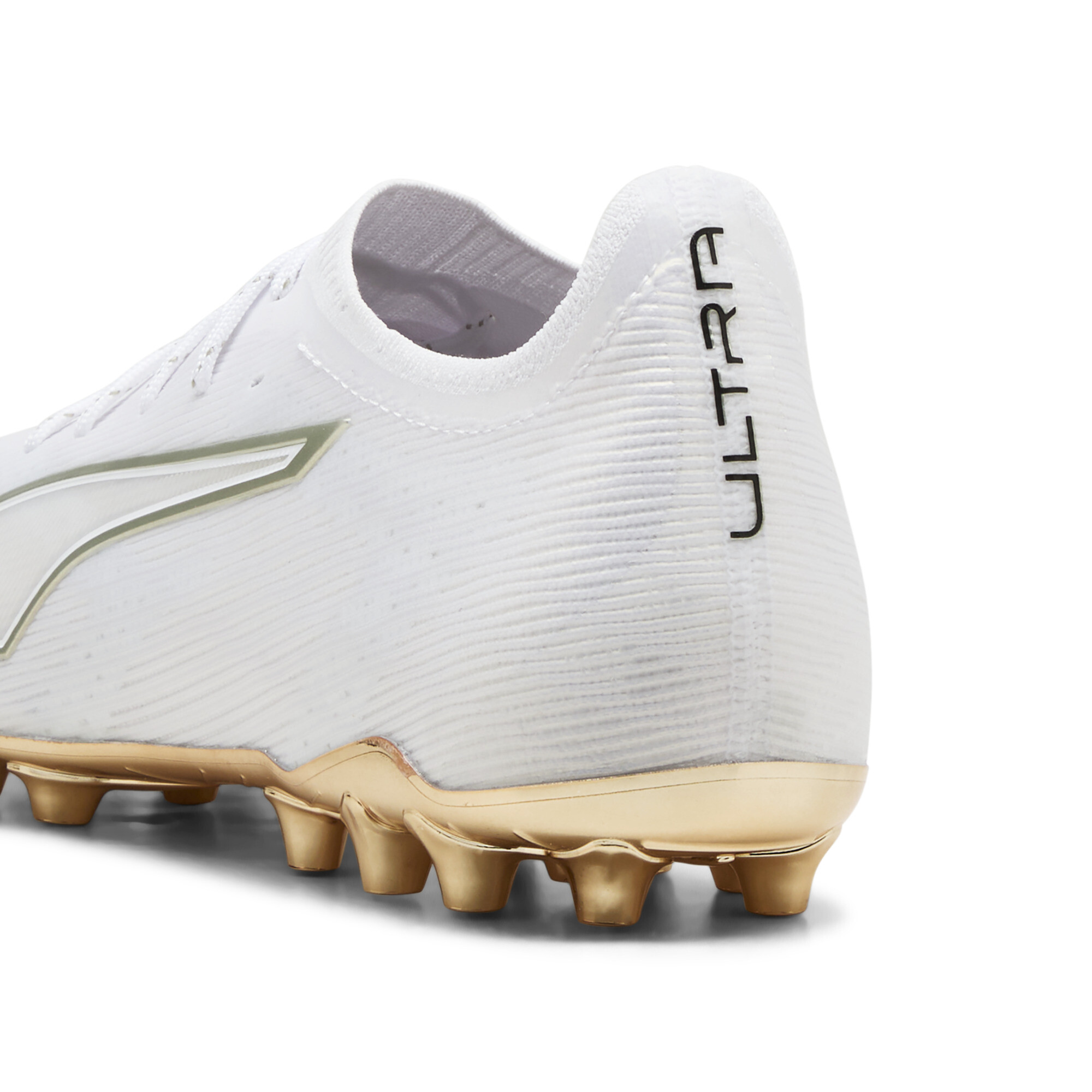 PUMA ULTRA 6 ULTIMATE MG uniseks voetbalschoenen, Zwart/Wit/Goud, Maat 39 thumbnail 5