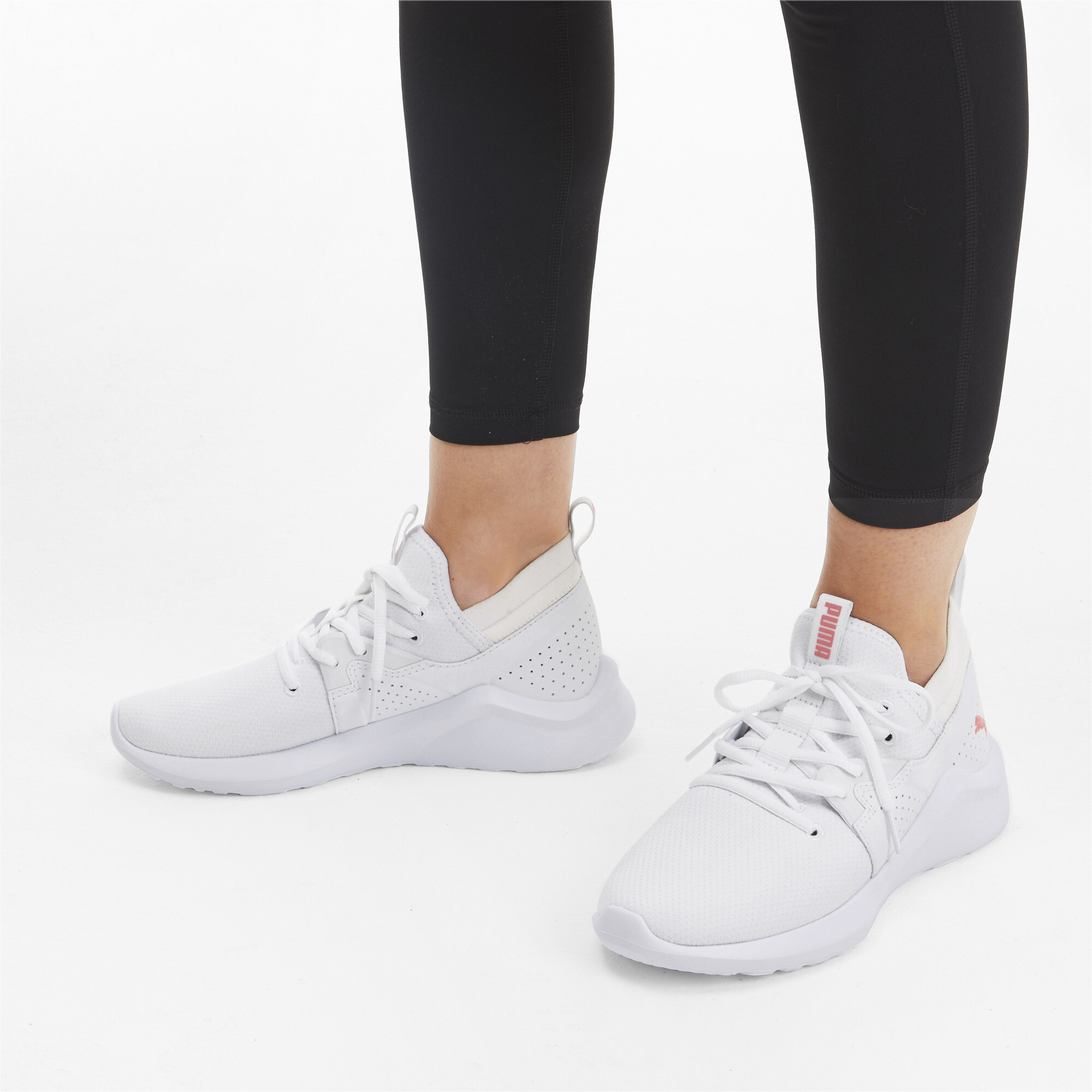 mesh training shoes