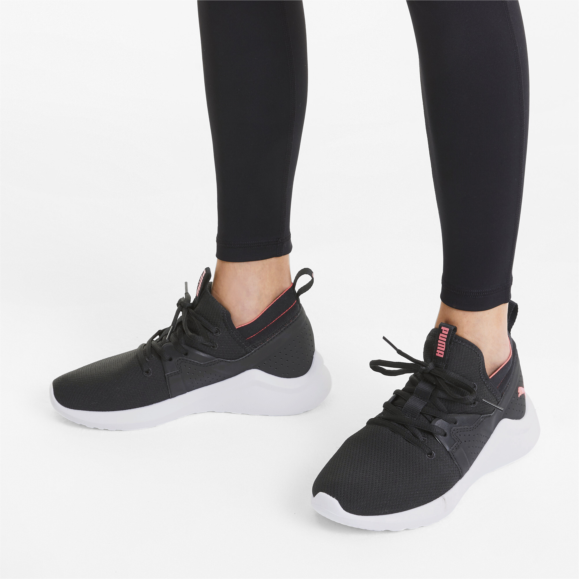 mesh training shoes