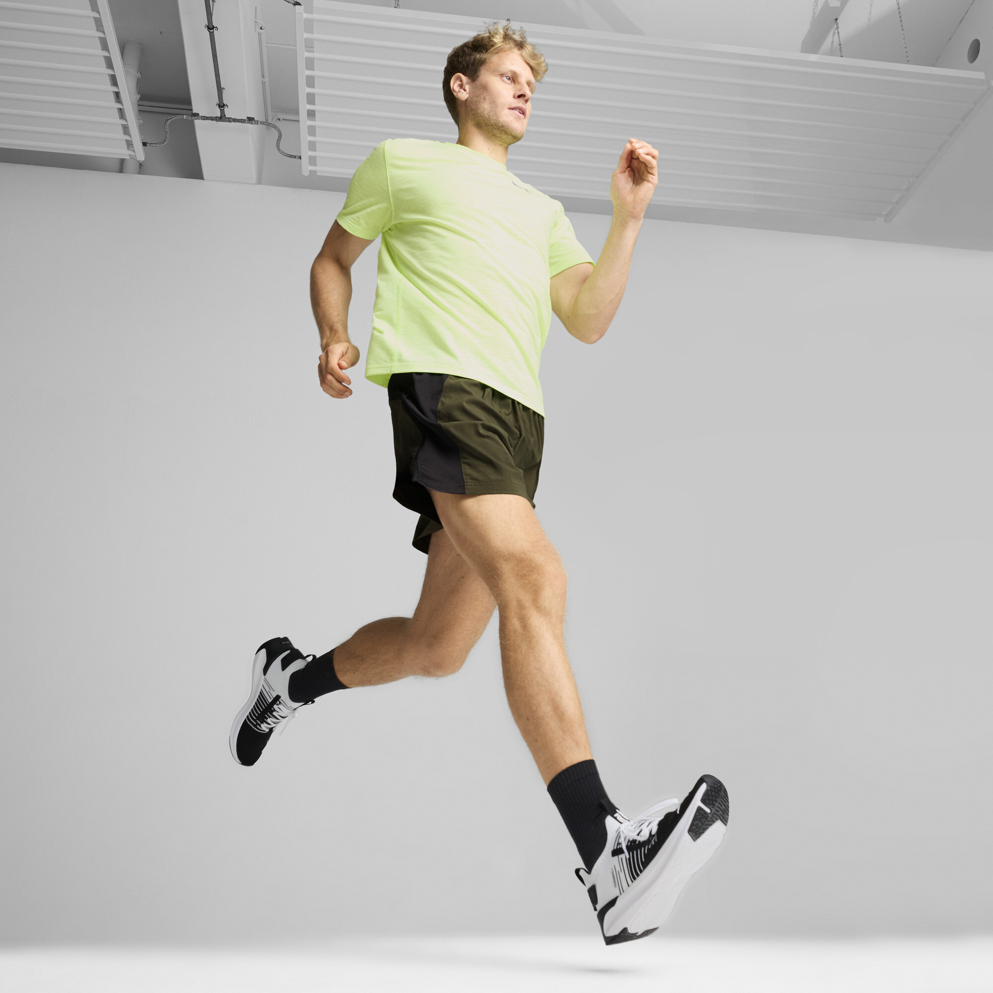 PUMA SOFTRIDE Symmetry Fuzion hardloopschoenen unisex voor Heren, Zwart/Grijs/Wit, Maat 48 thumbnail 7