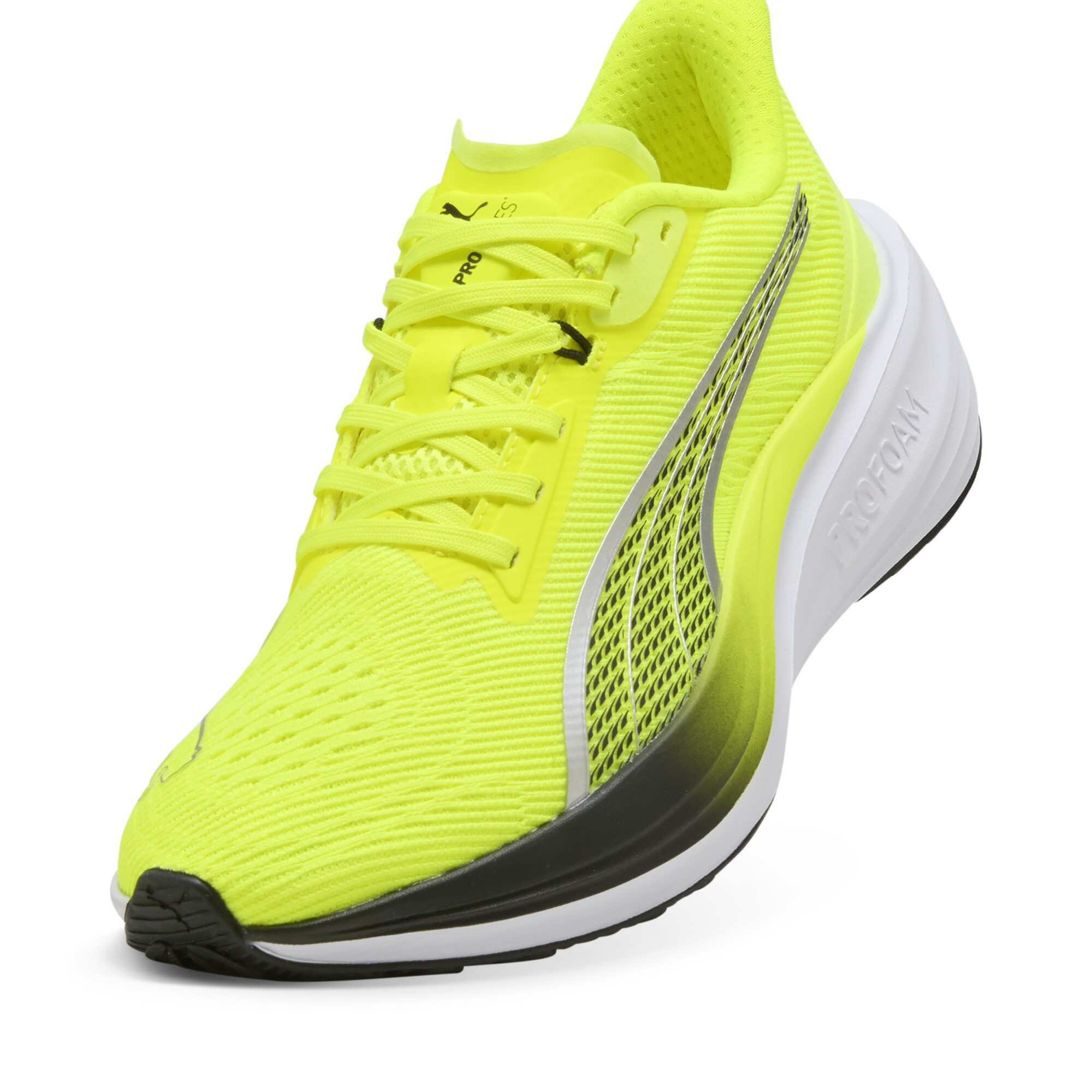 PUMA Darter Pro hardloopschoenen voor Dames, Zwart/Geel