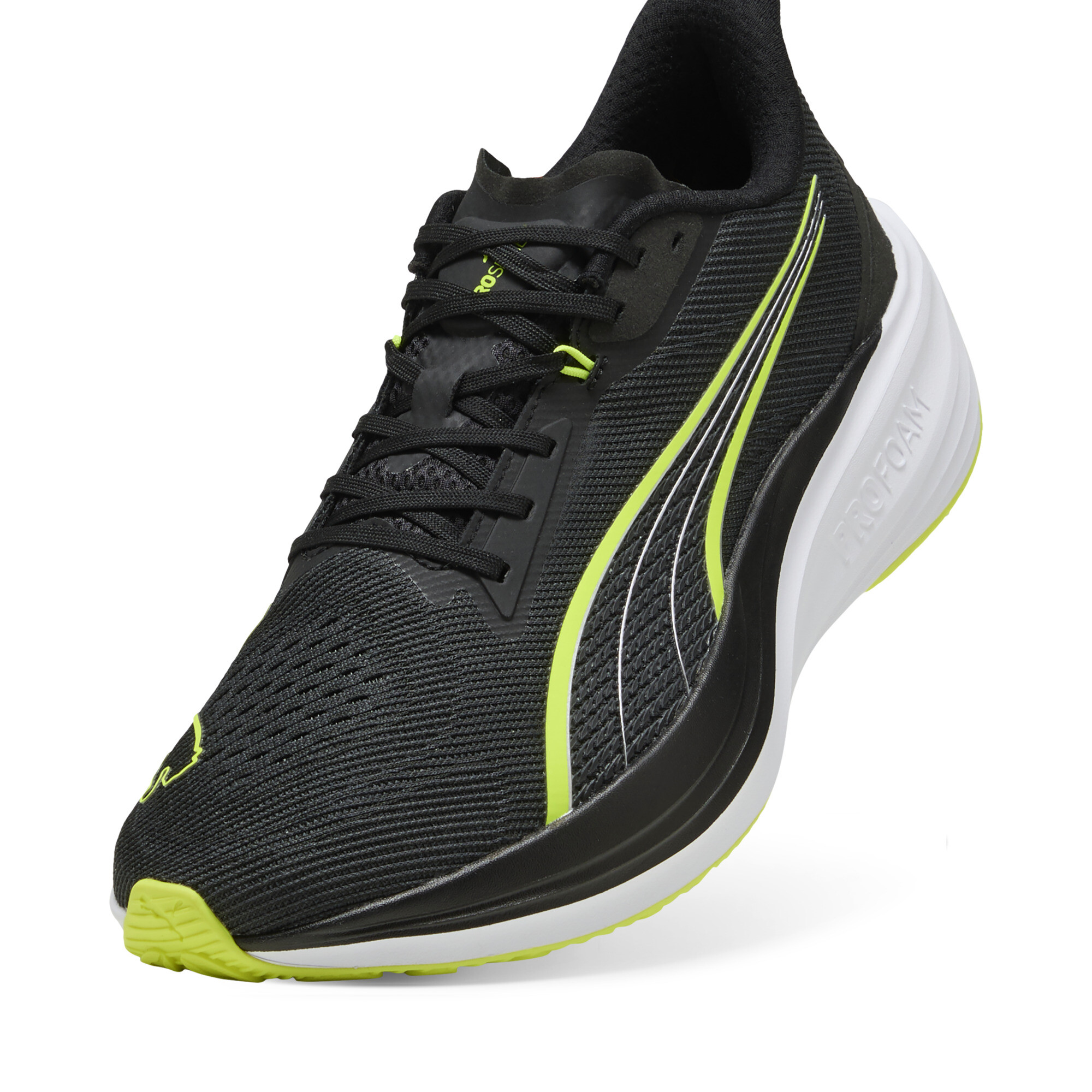 PUMA Darter Pro hardloopschoenen voor Dames, Wit/Zwart/Geel