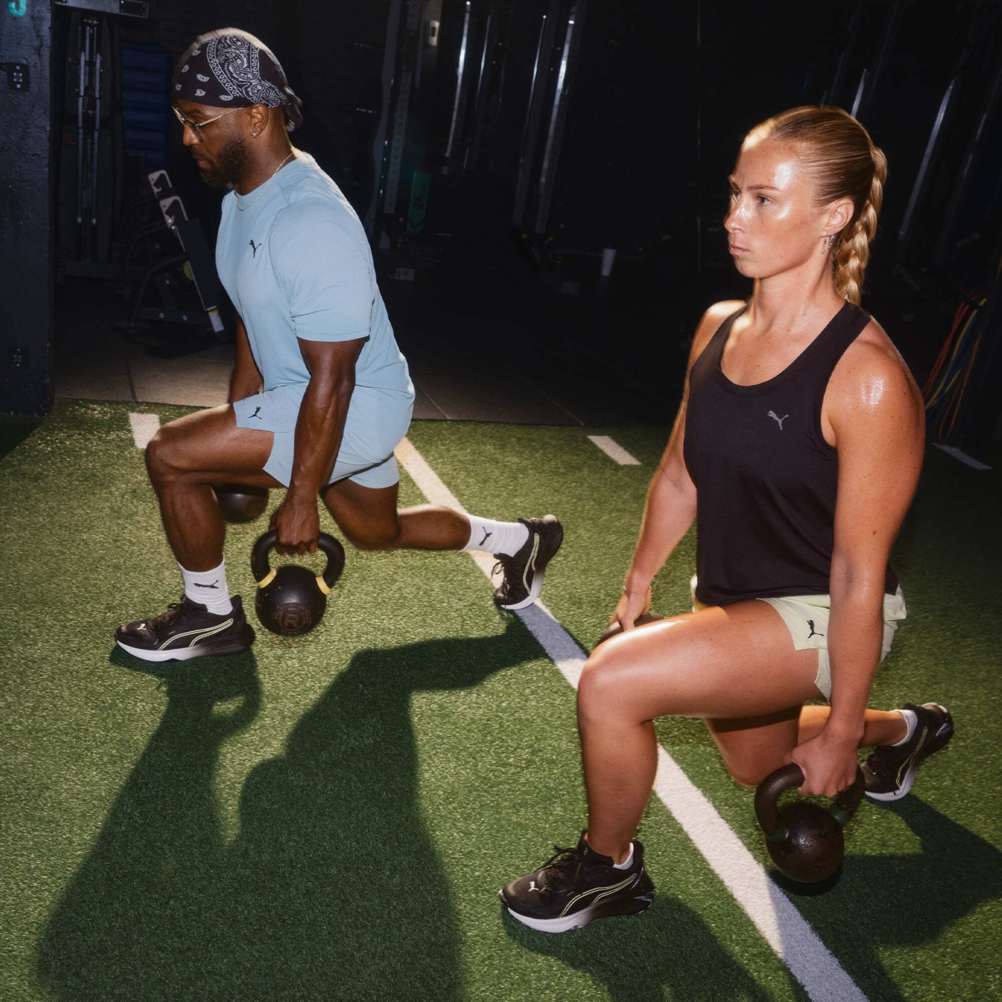 PUMA PWR Hybride trainingsschoenen, Zwart/Wit, Maat 37,5 thumbnail 2