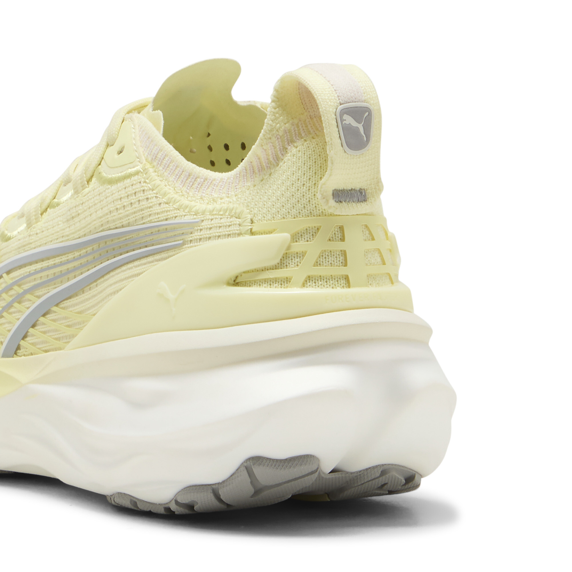 PUMA ForeverRun NITROâ¢ 2 hardloopschoenen voor Dames, Wit/Goud, Maat 42 thumbnail 5