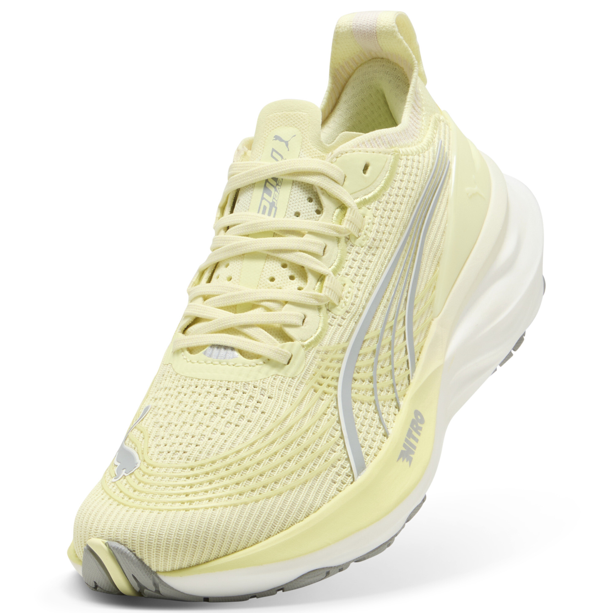 PUMA ForeverRun NITROâ¢ 2 hardloopschoenen voor Dames, Wit/Goud, Maat 42 thumbnail 2
