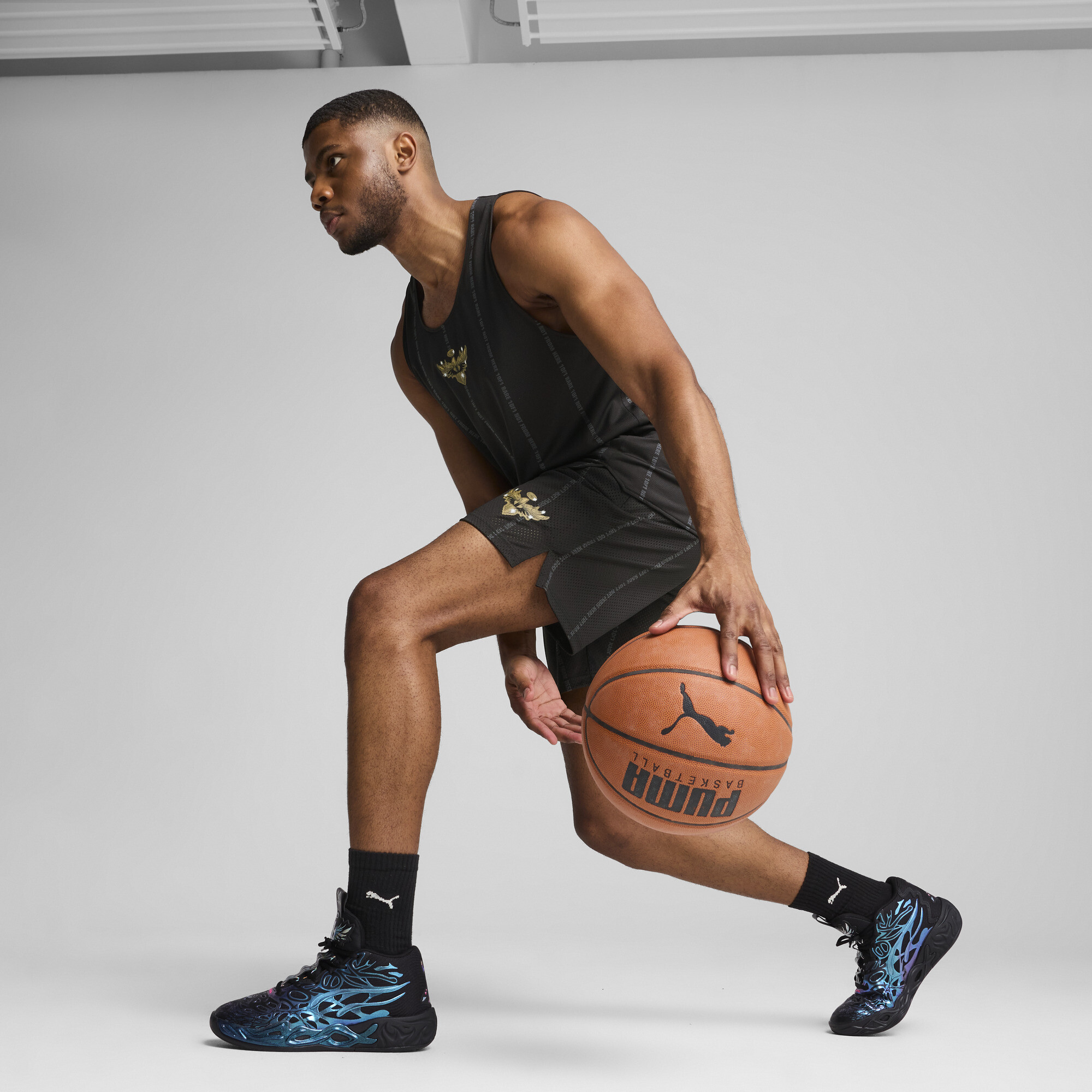 PUMA MB.04 Reflections uniseks basketbalschoenen, Zwart, Maat 43 thumbnail 8