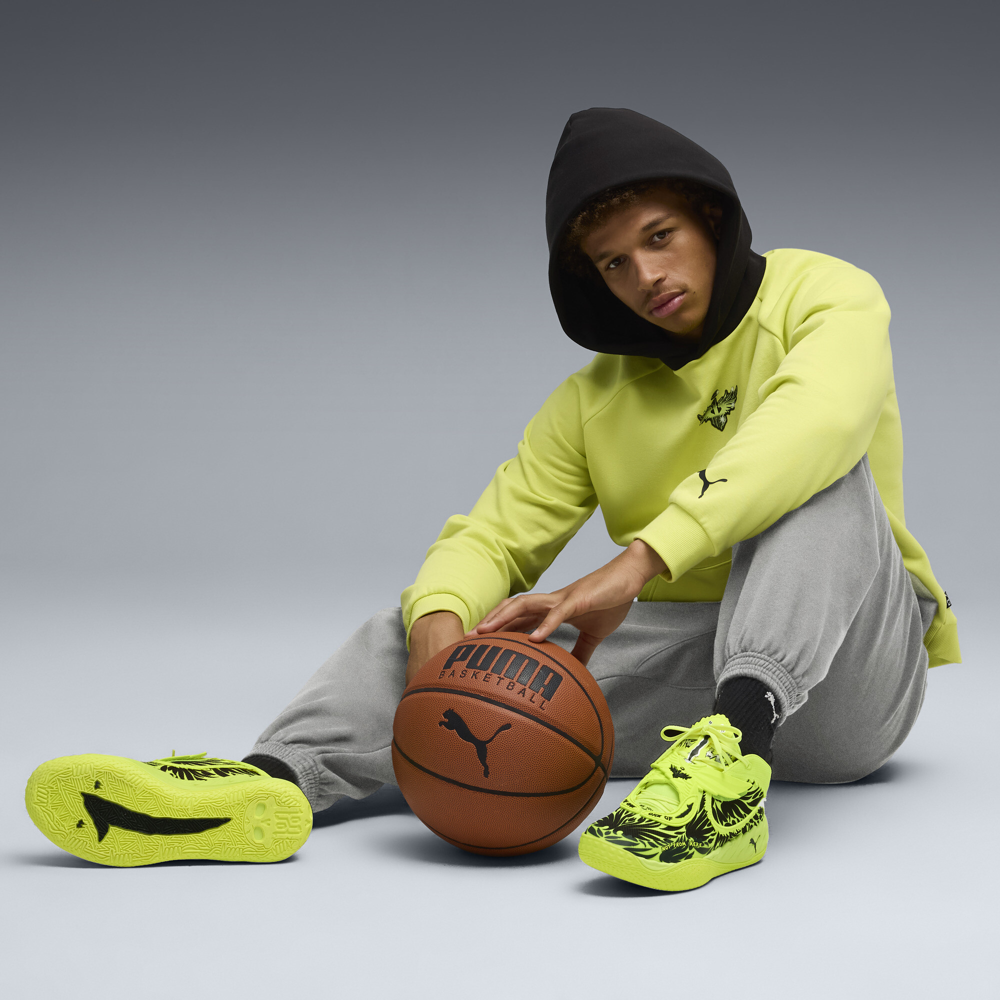 PUMA MB.05 Voltage basketbalschoenen Uniseks, Zwart/Geel, Maat 40,5 thumbnail 8