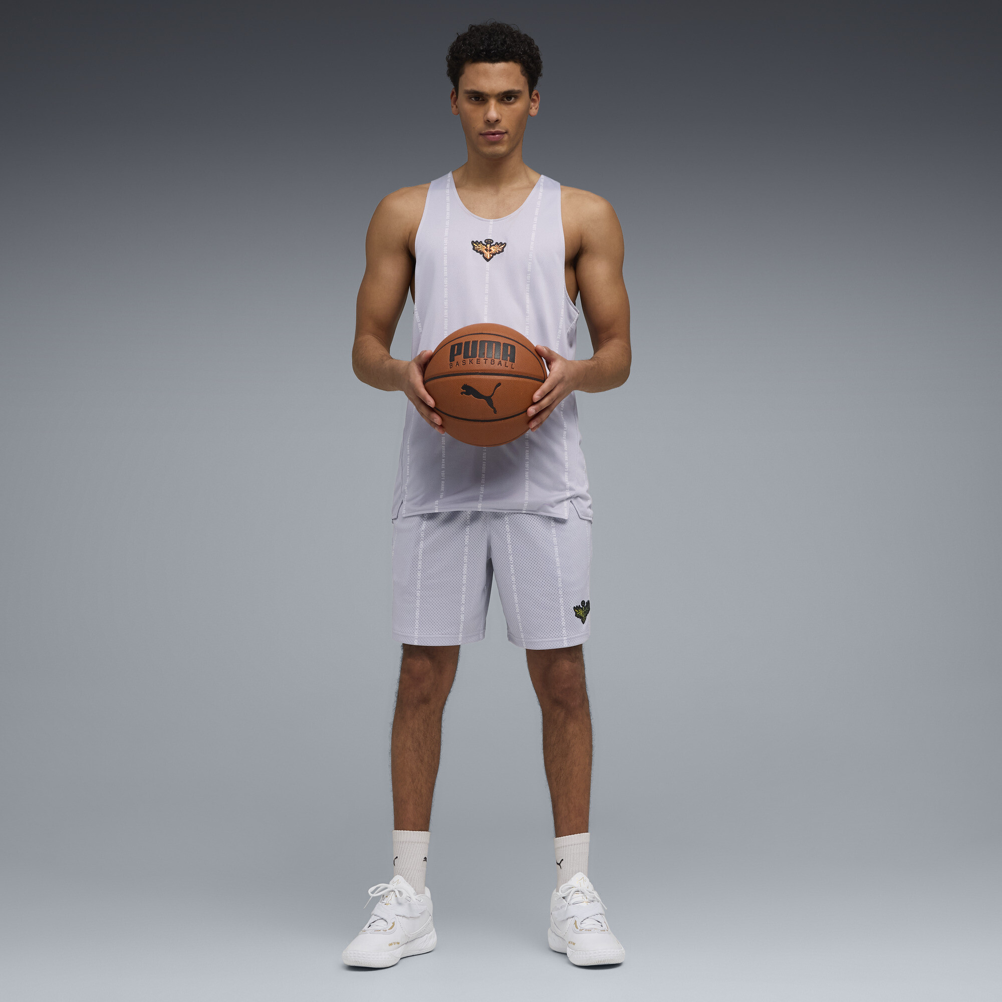 PUMA MB.05 Mist uniseks basketbalschoenen, Wit/Goud, Maat 39 thumbnail 9