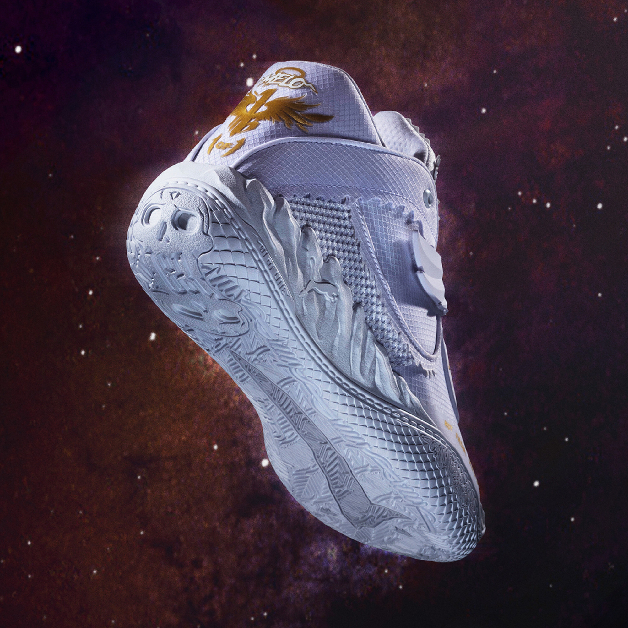 PUMA MB.05 Mist basketbalschoenen, Wit/Goud, Maat 35,5 thumbnail 3