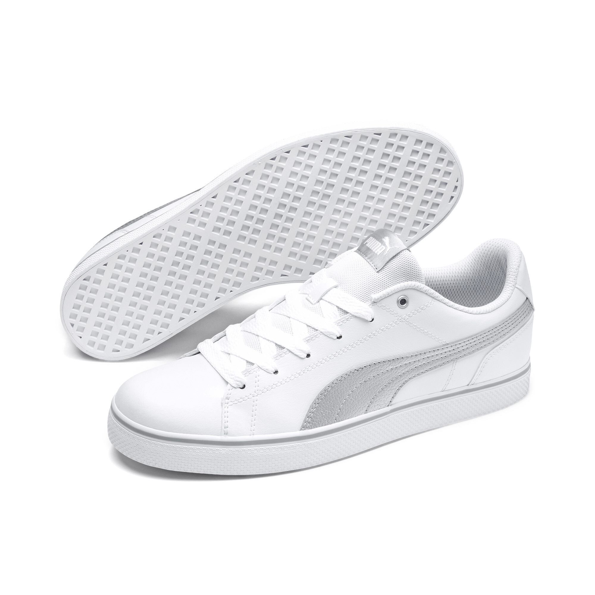 【プーマ公式通販】 プーマ コートポイント VULC V2 スニーカー ユニセックス Puma White-Puma Silver ｜PUMA.com