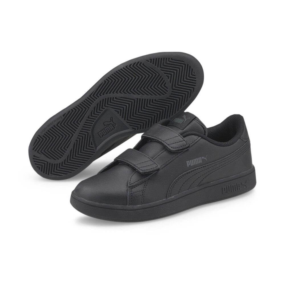 Smash V2 Leather Kids Preschool Sneakers Black Puma Vizualizeaza colectia actuala iarnă 2020/2021 in portalul de moda glami.ro. smash v2 leather kids preschool sneakers black puma