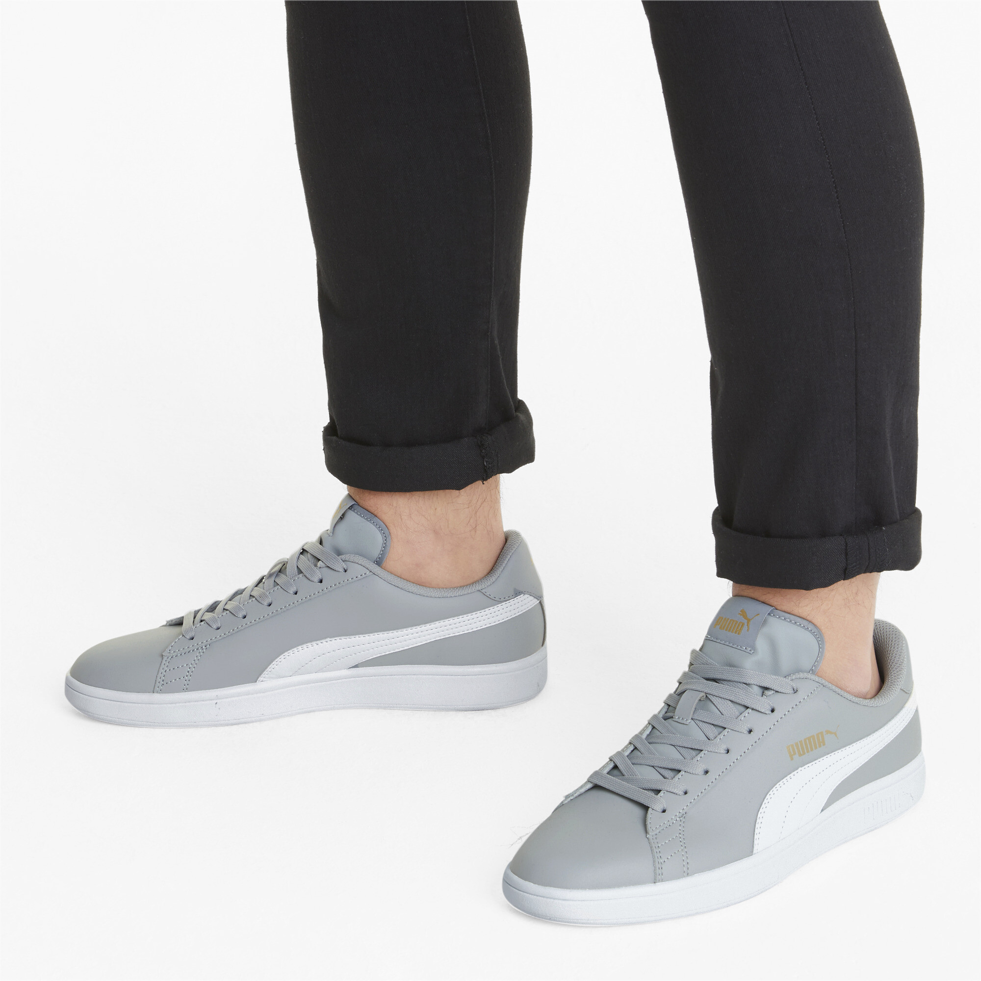 puma men's smash v2 sneaker