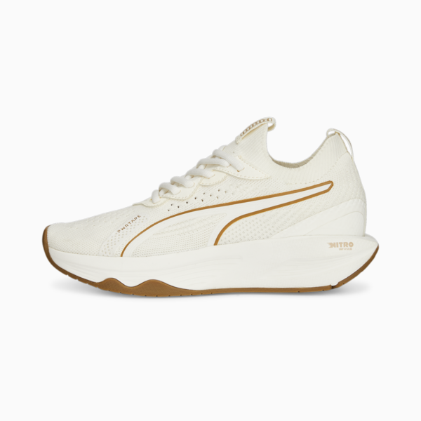 Zapatillas de training para mujer PWR XX NITRO Luxe, Warm White-PUMA Gold, large-ARG