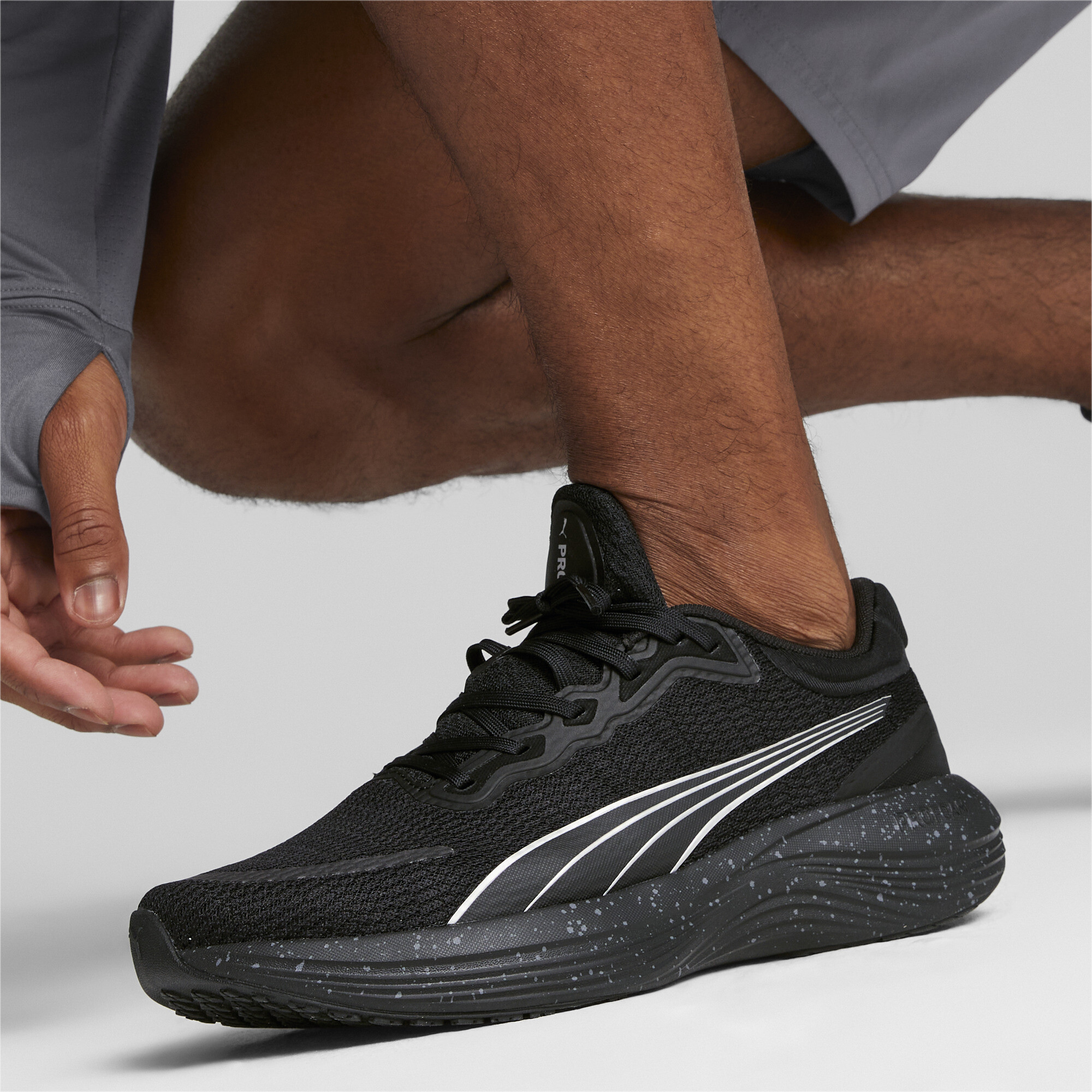 Men's PUMA Scend Pro Running Shoes In Black, Size EU 42