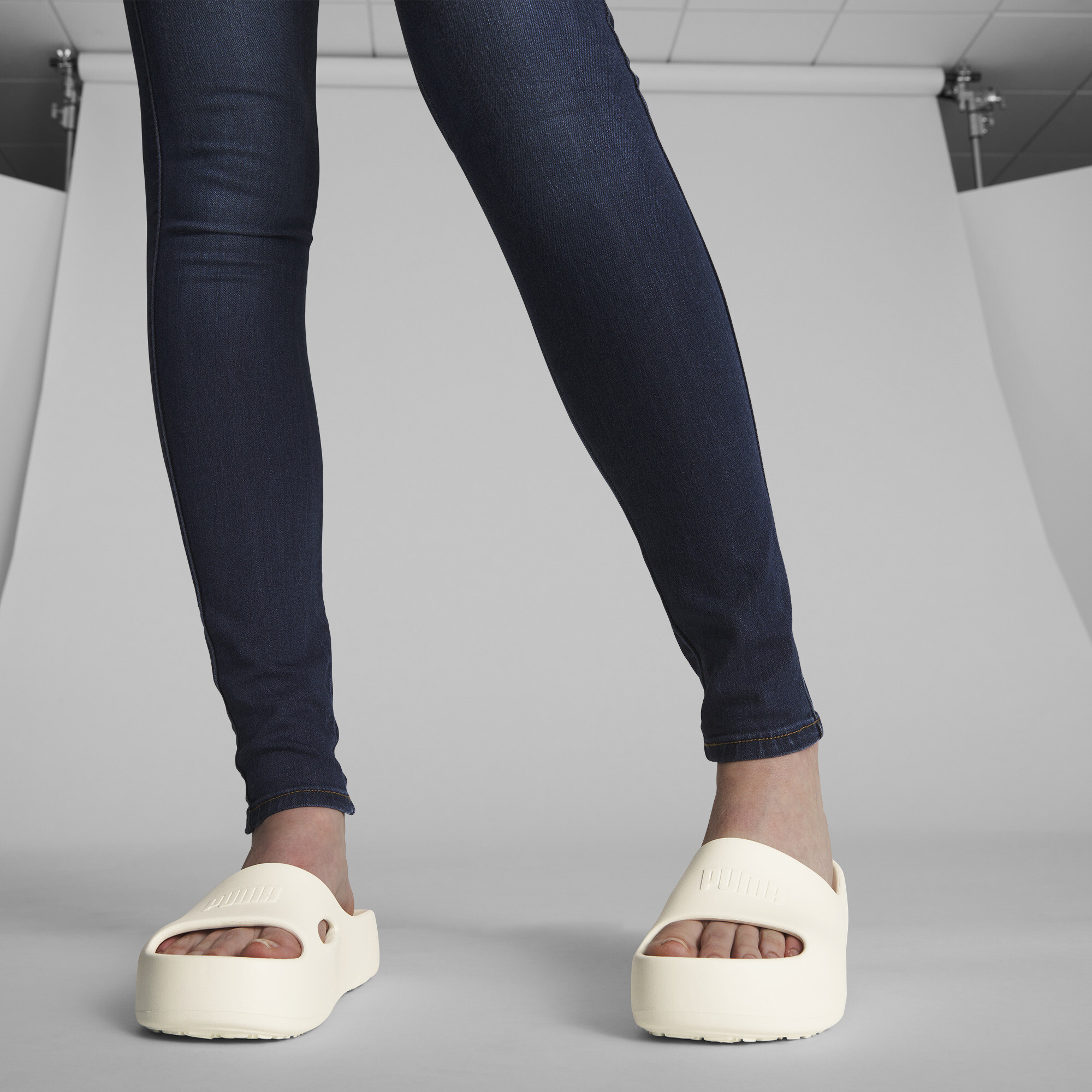 PUMA Shibusa Women's Platform Slides - Picture 21 of 22