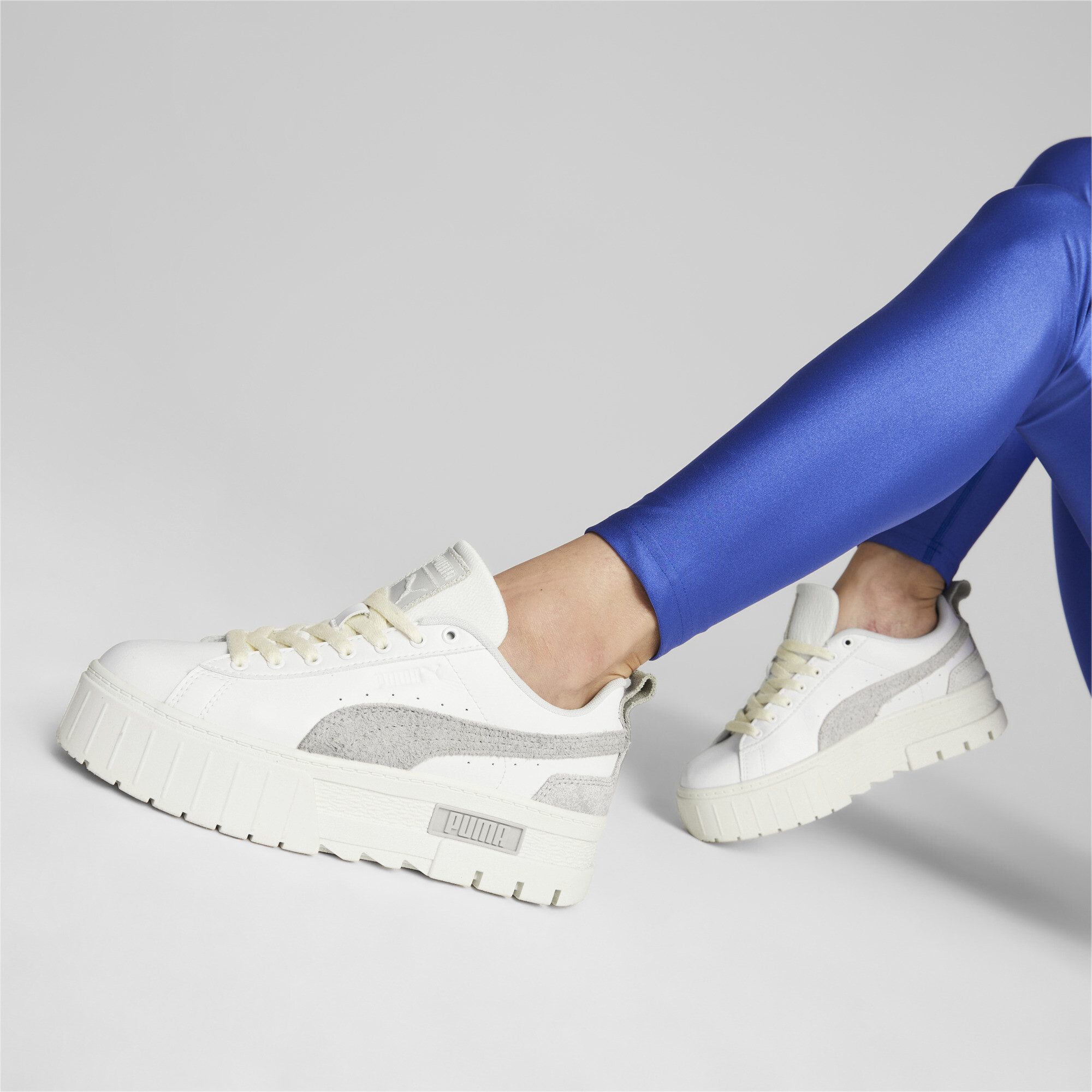 Women's PUMA Mayze Thrifted Sneakers Women In White, Size EU 38