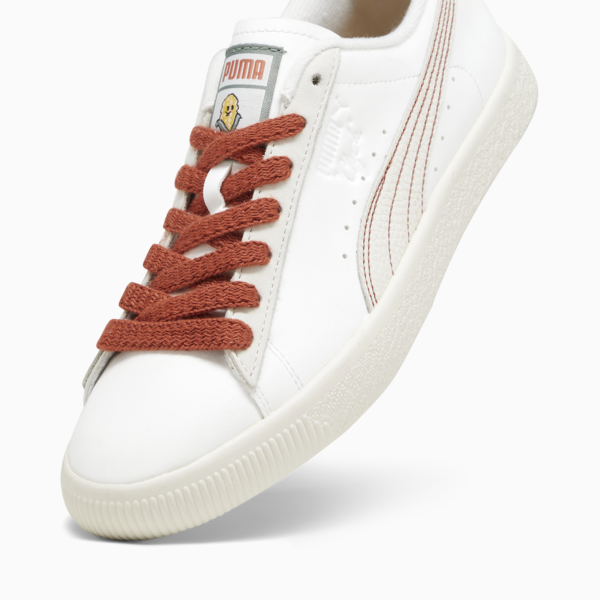 Clyde Huskie Sneakers, PUMA White, large-ZAF