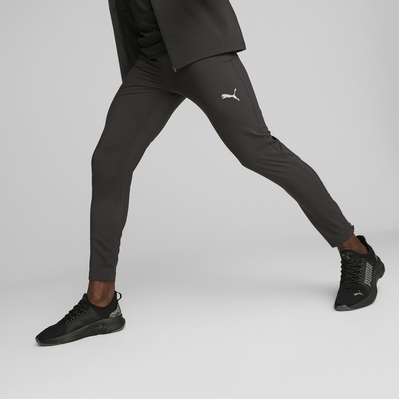 Men's PUMA Run Favorite Tapered Running Trackpants in Black size M