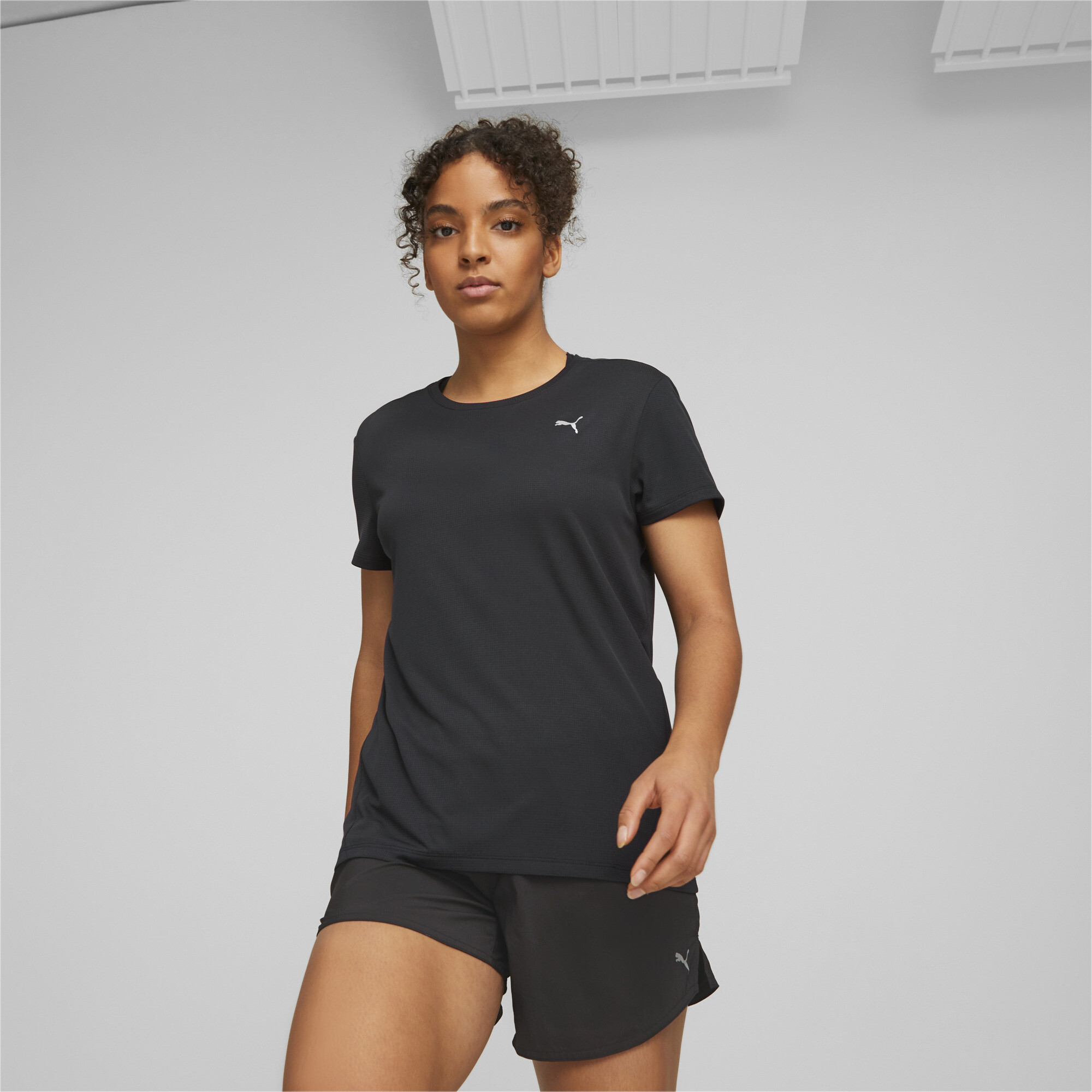 Women's Run Short Sleeve T-Shirt - All in Motion Black L - Miazone