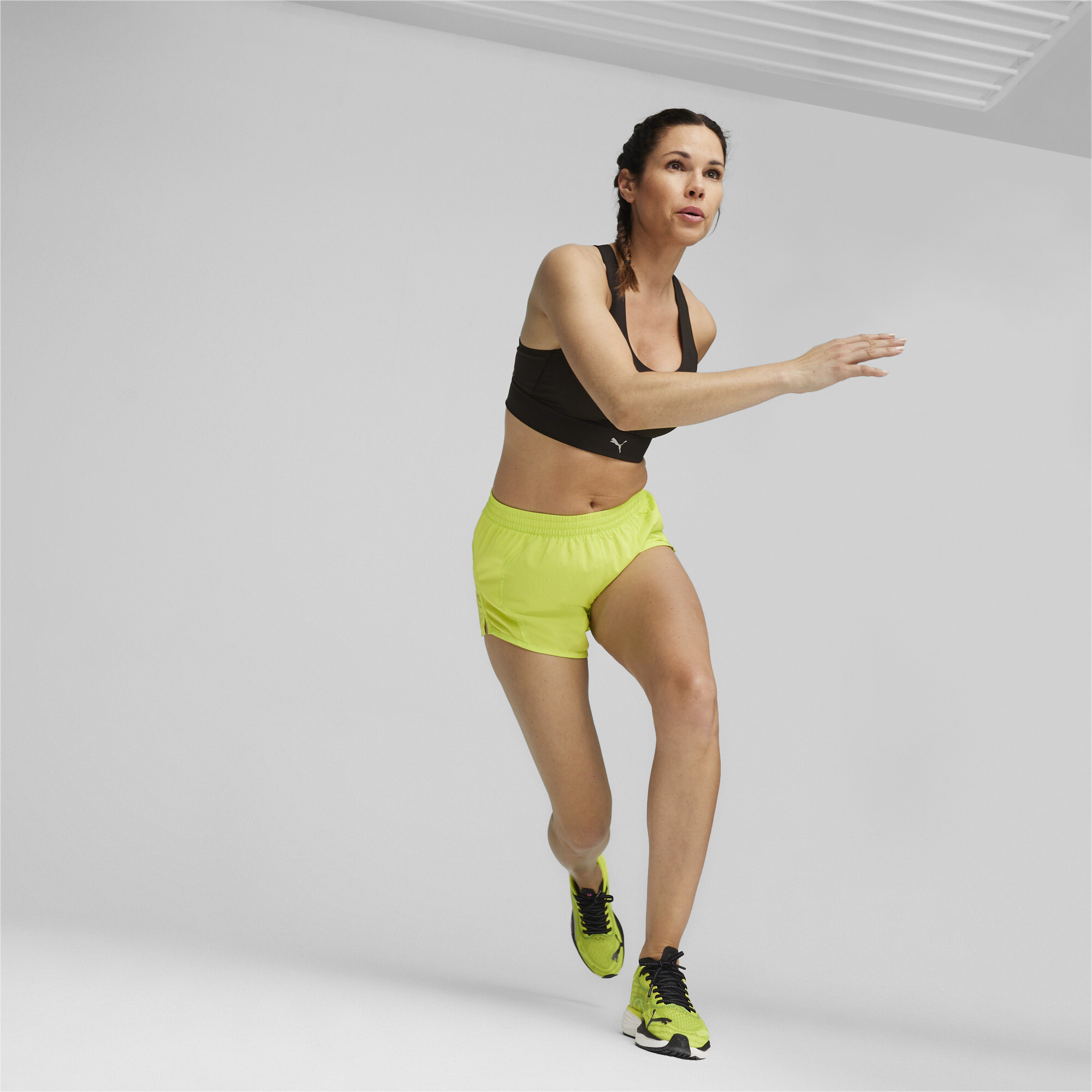Women's PUMA Run Favourite Velocity 3'' Running Shorts Women In Green, Size XL