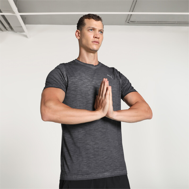 Men's PUMA STUDIO FOUNDATION WASH T-Shirt in Black size XL